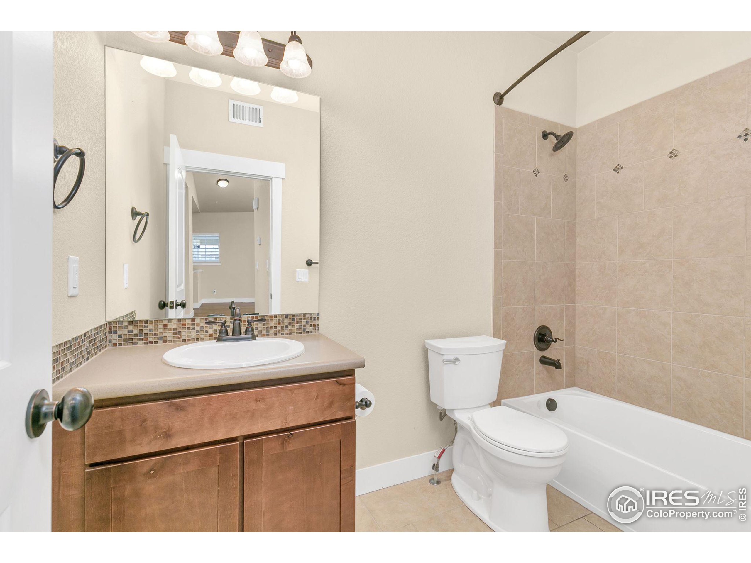 5021 Brookfield Dr Unit: B