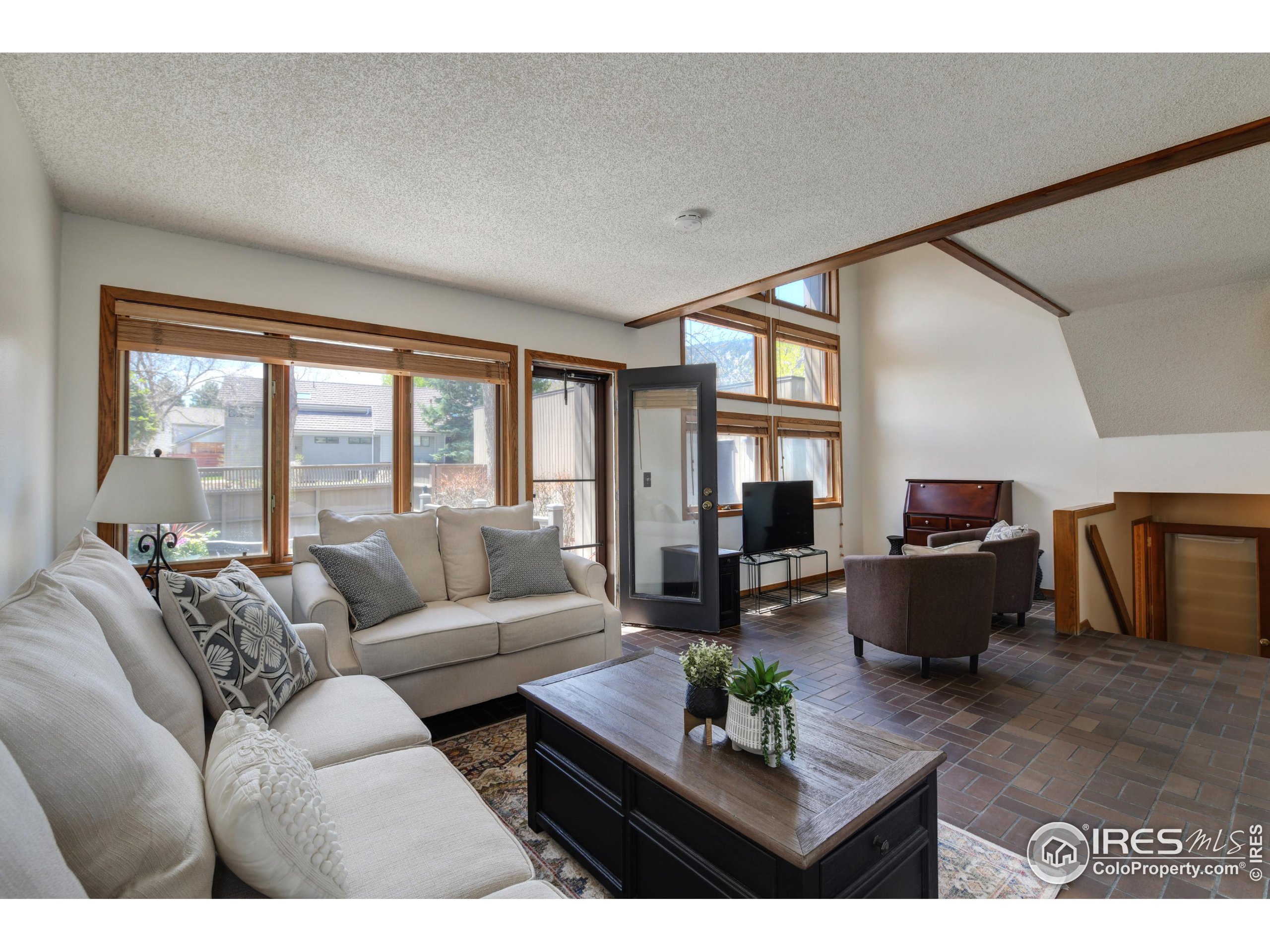 455 Poplar Ave