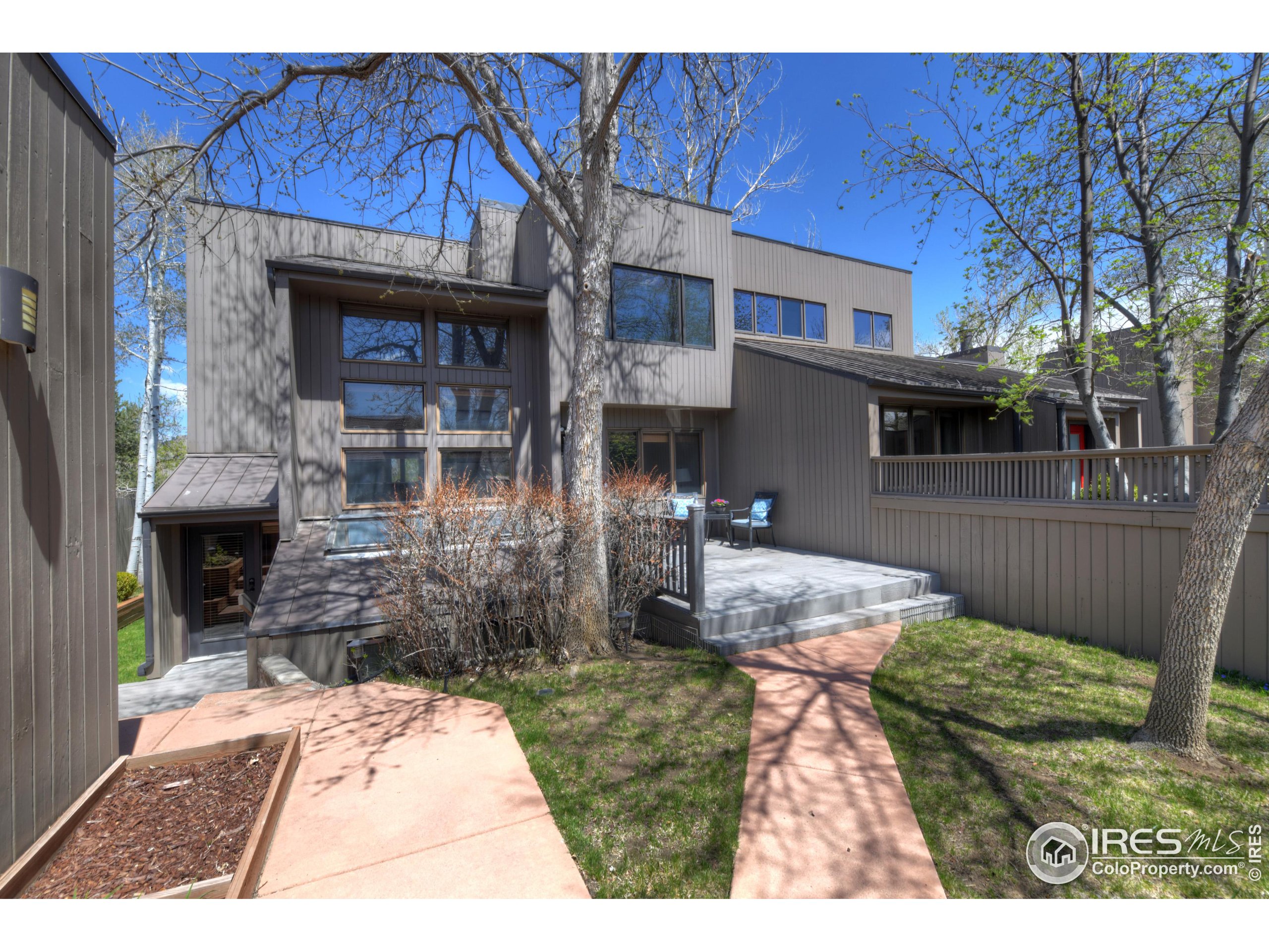 455 Poplar Ave