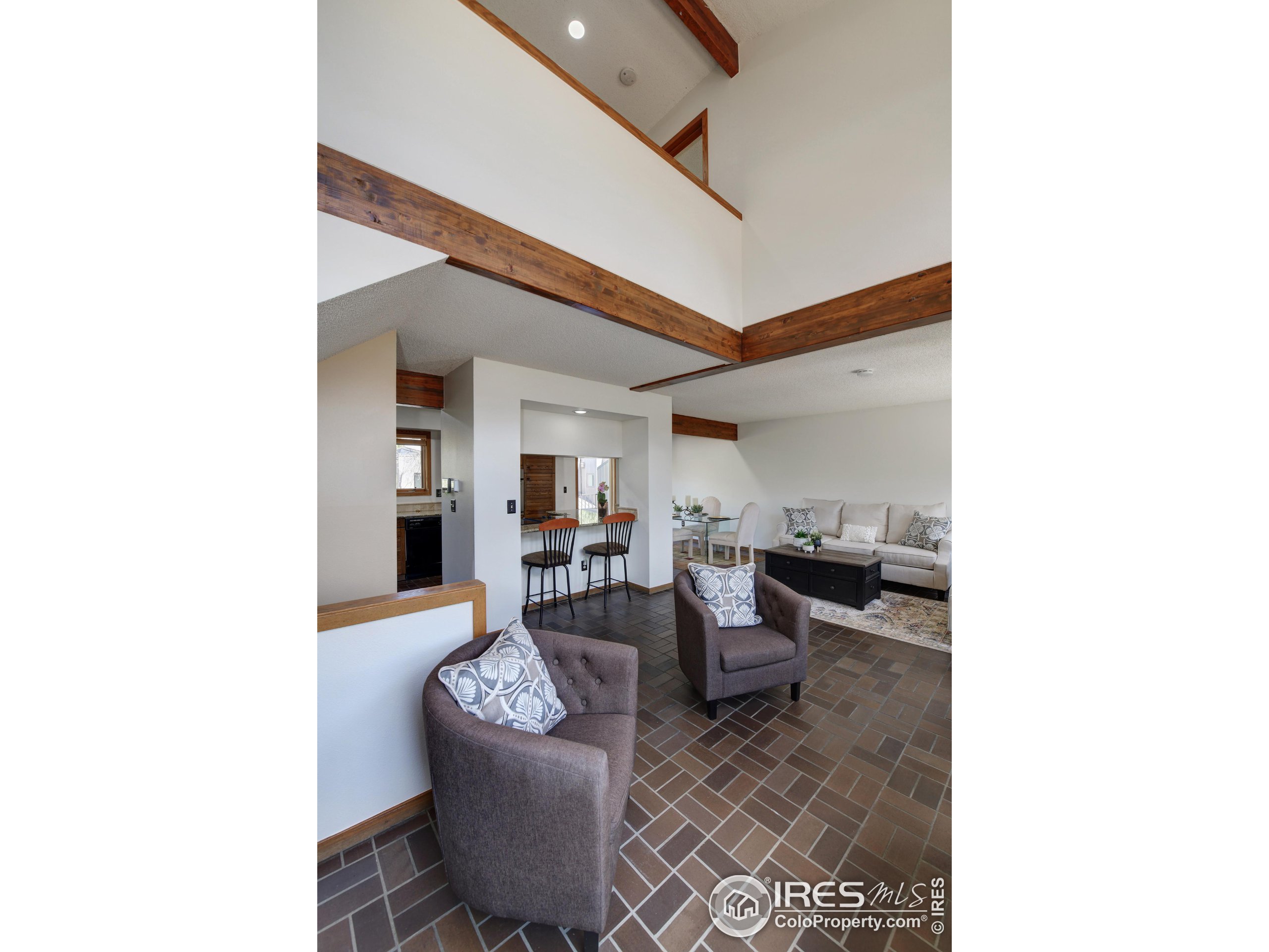455 Poplar Ave
