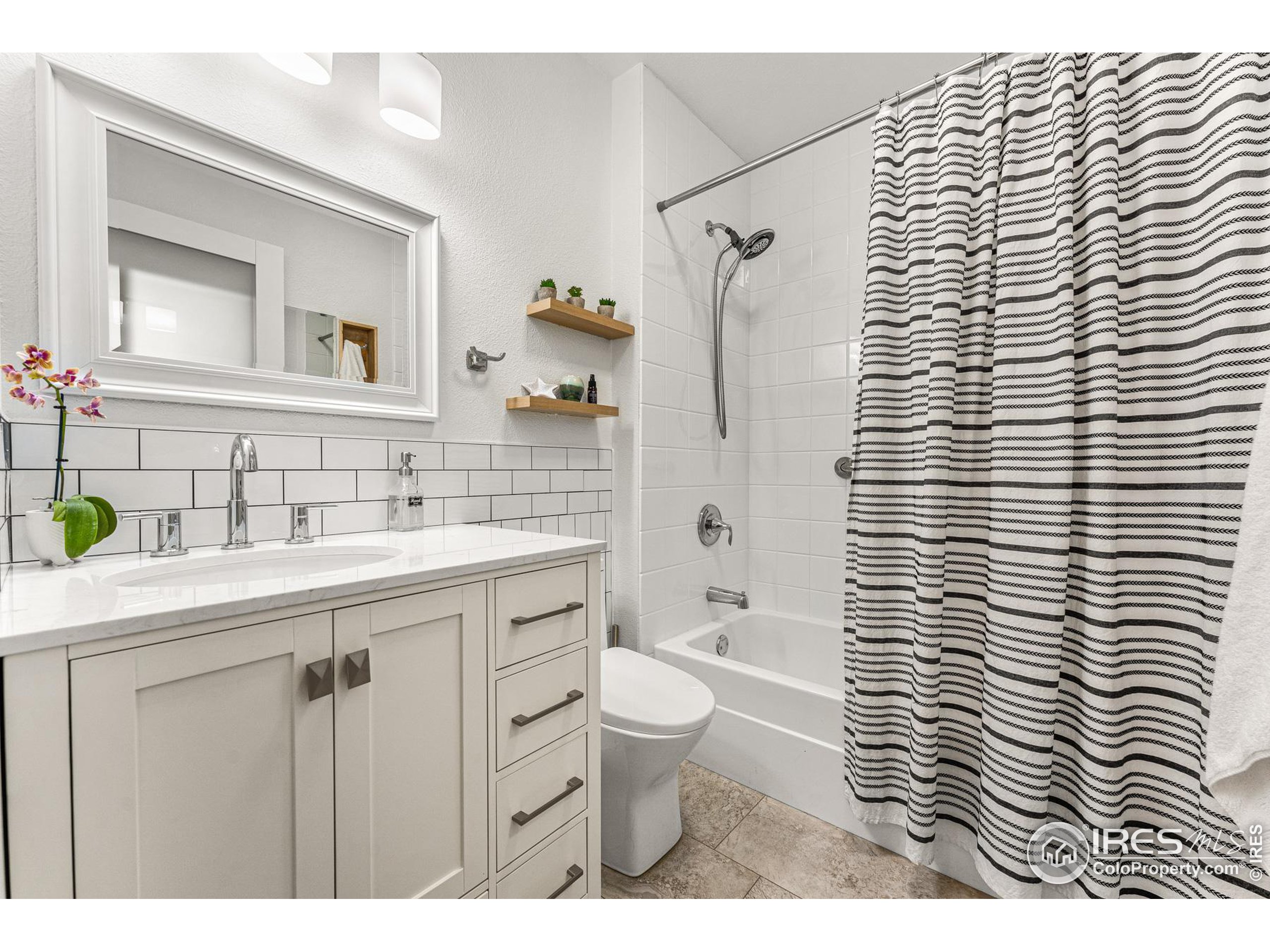 209 Lucerne Dr