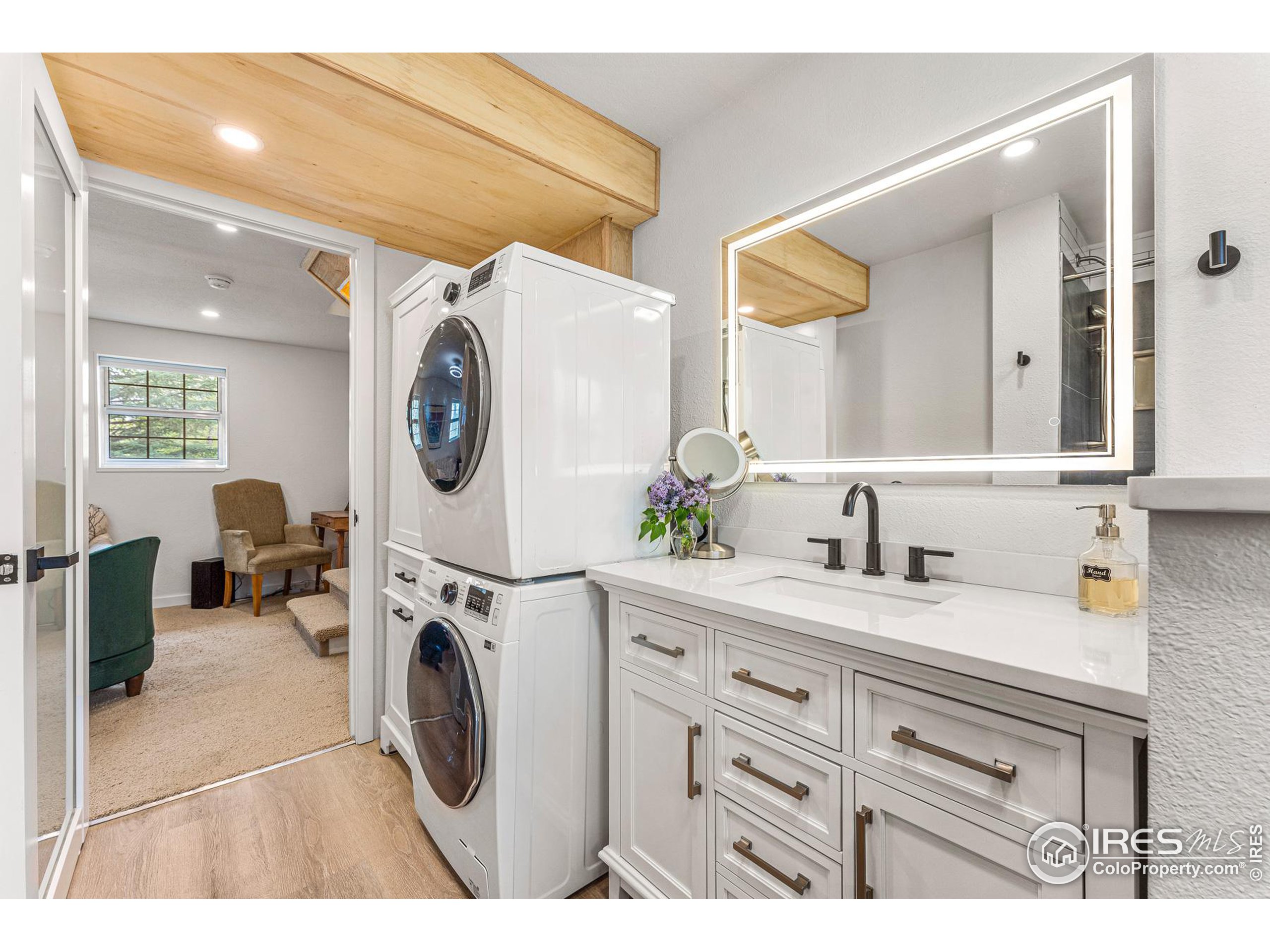 209 Lucerne Dr