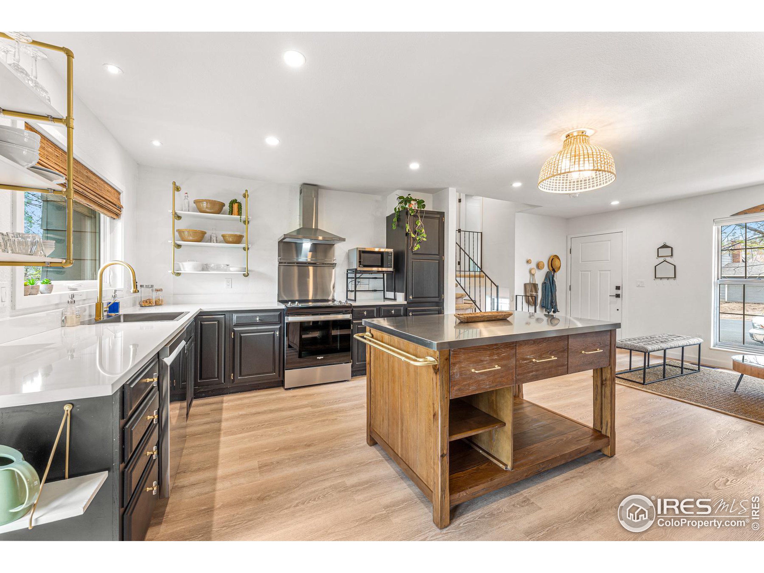 209 Lucerne Dr