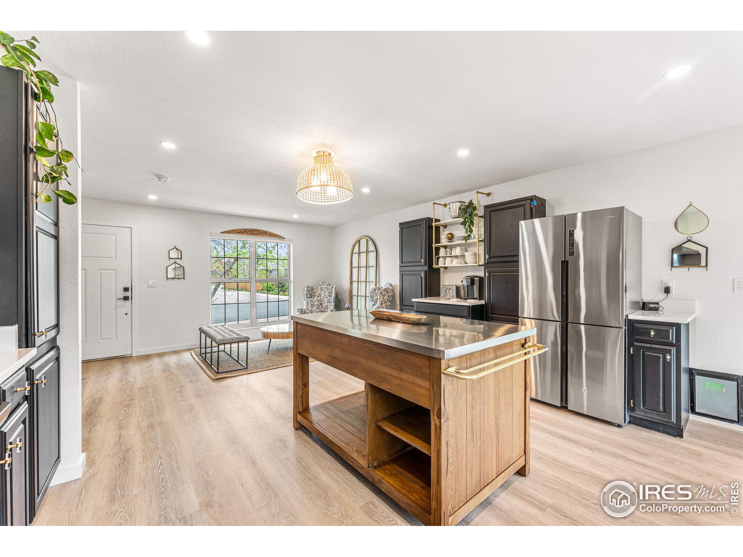 209 Lucerne Dr
