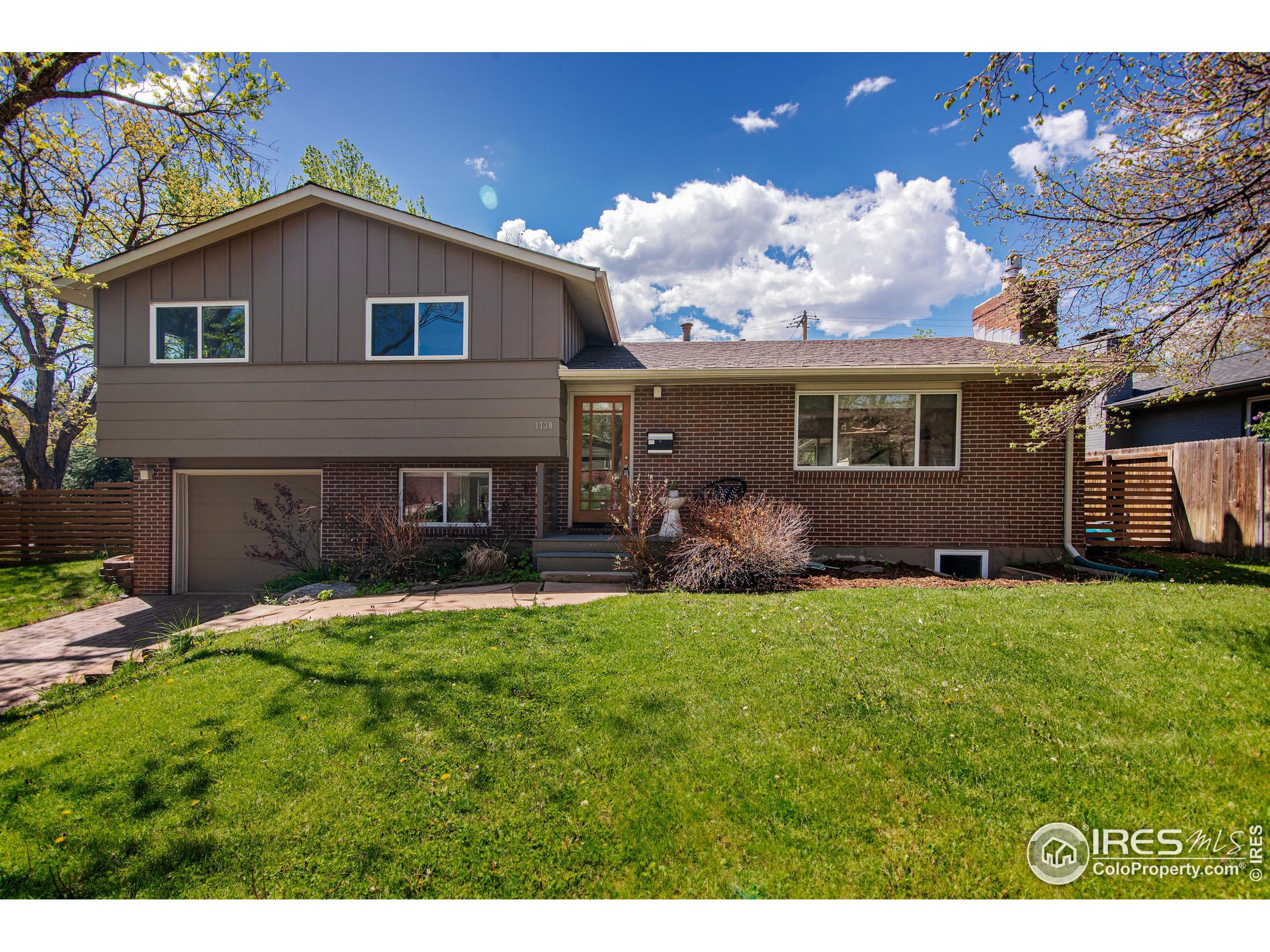 1730 Dogwood Ln