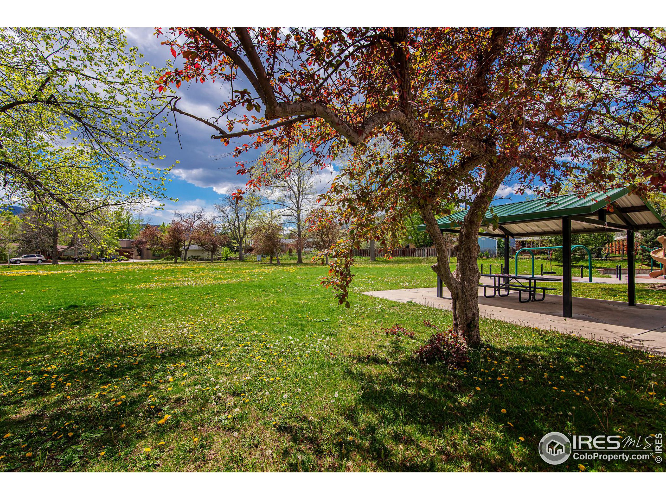 1730 Dogwood Ln