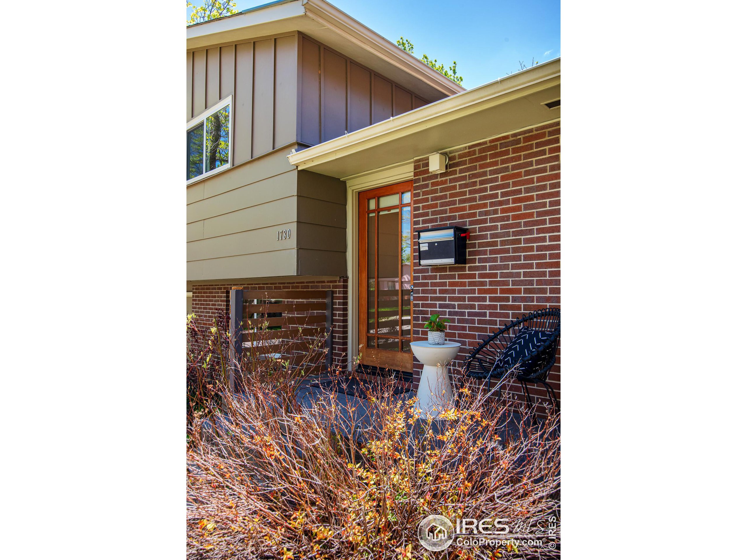 1730 Dogwood Ln