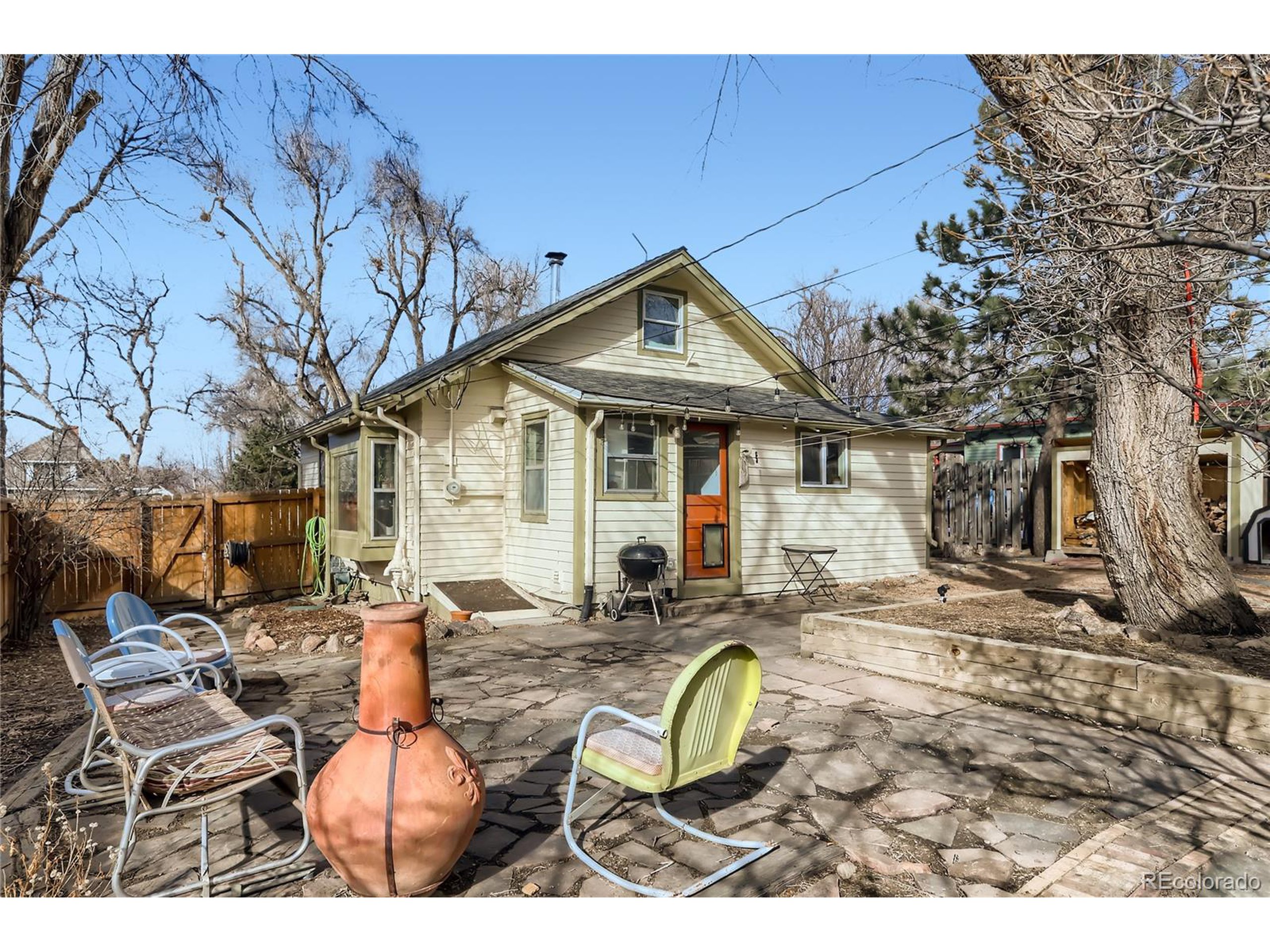 218 Lincoln St