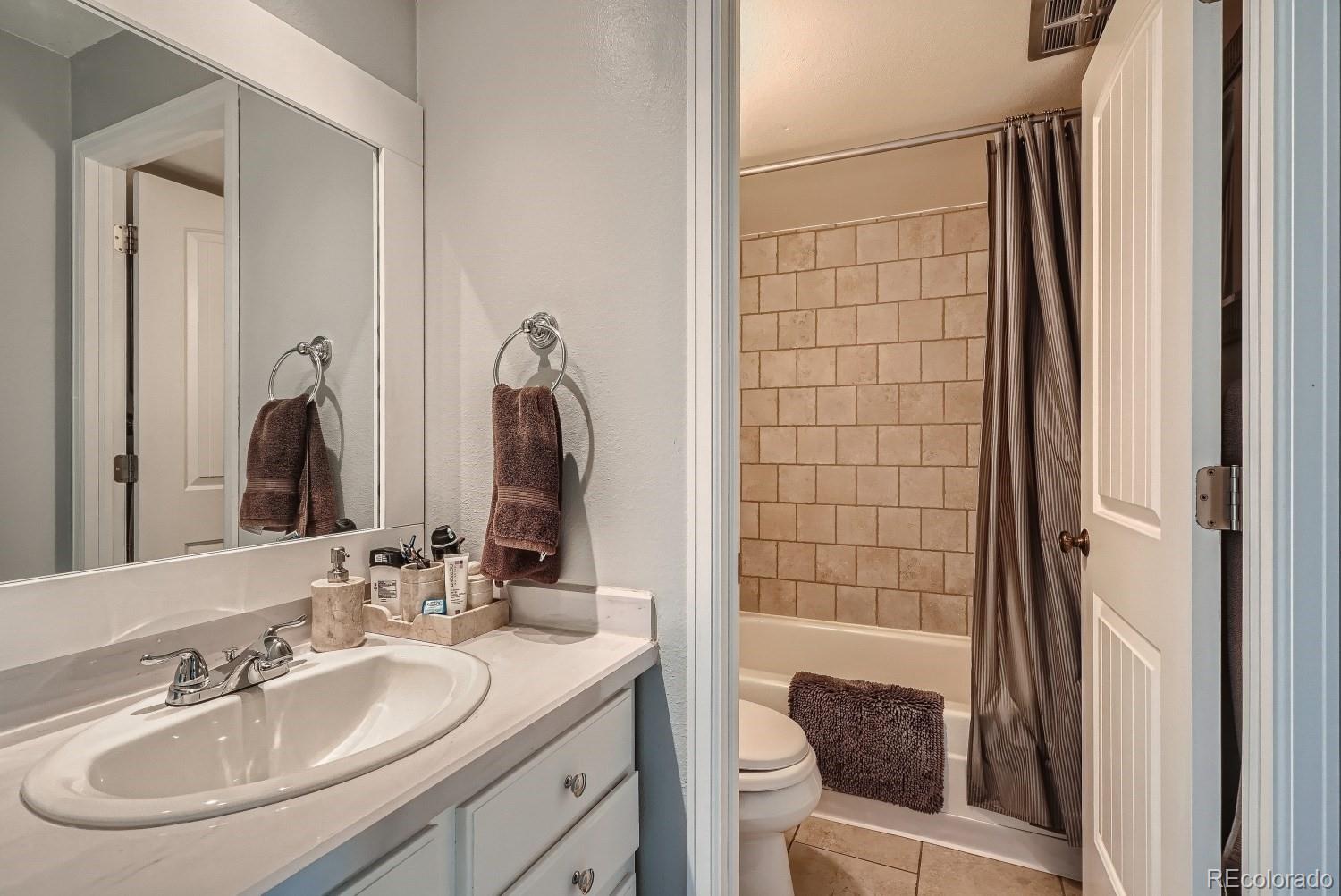 2 Adams Street Unit: 905