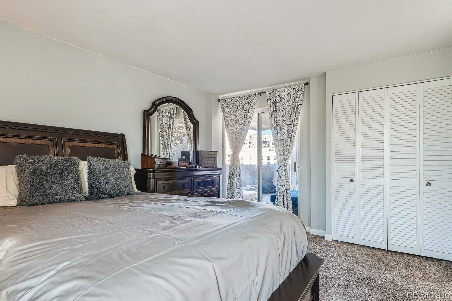 2 Adams Street Unit: 905