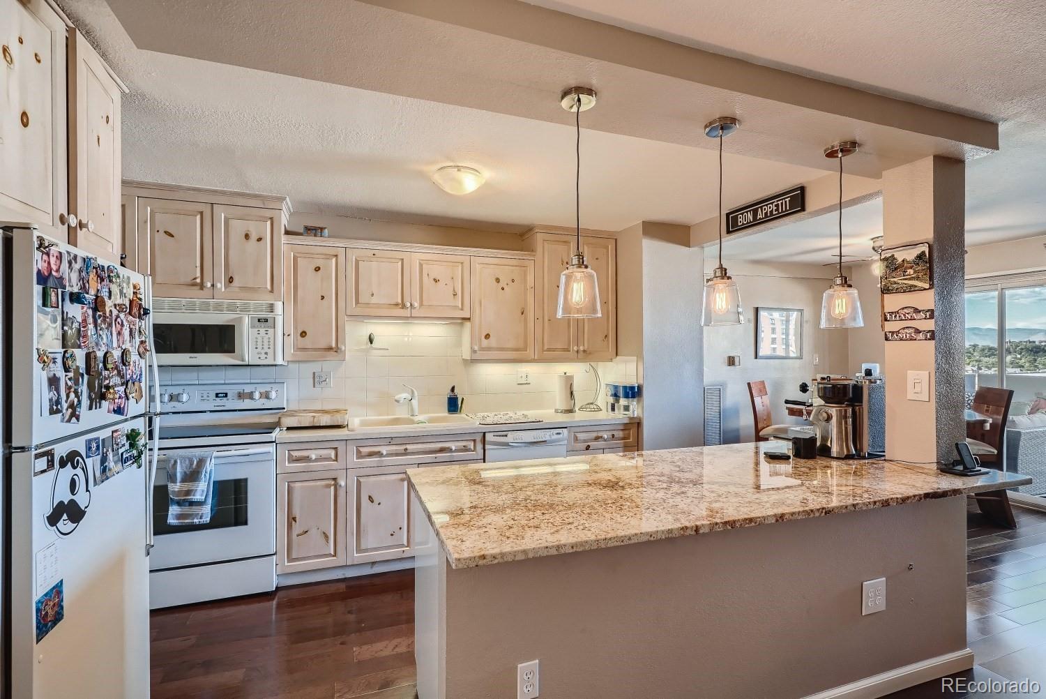 2 Adams Street Unit: 905