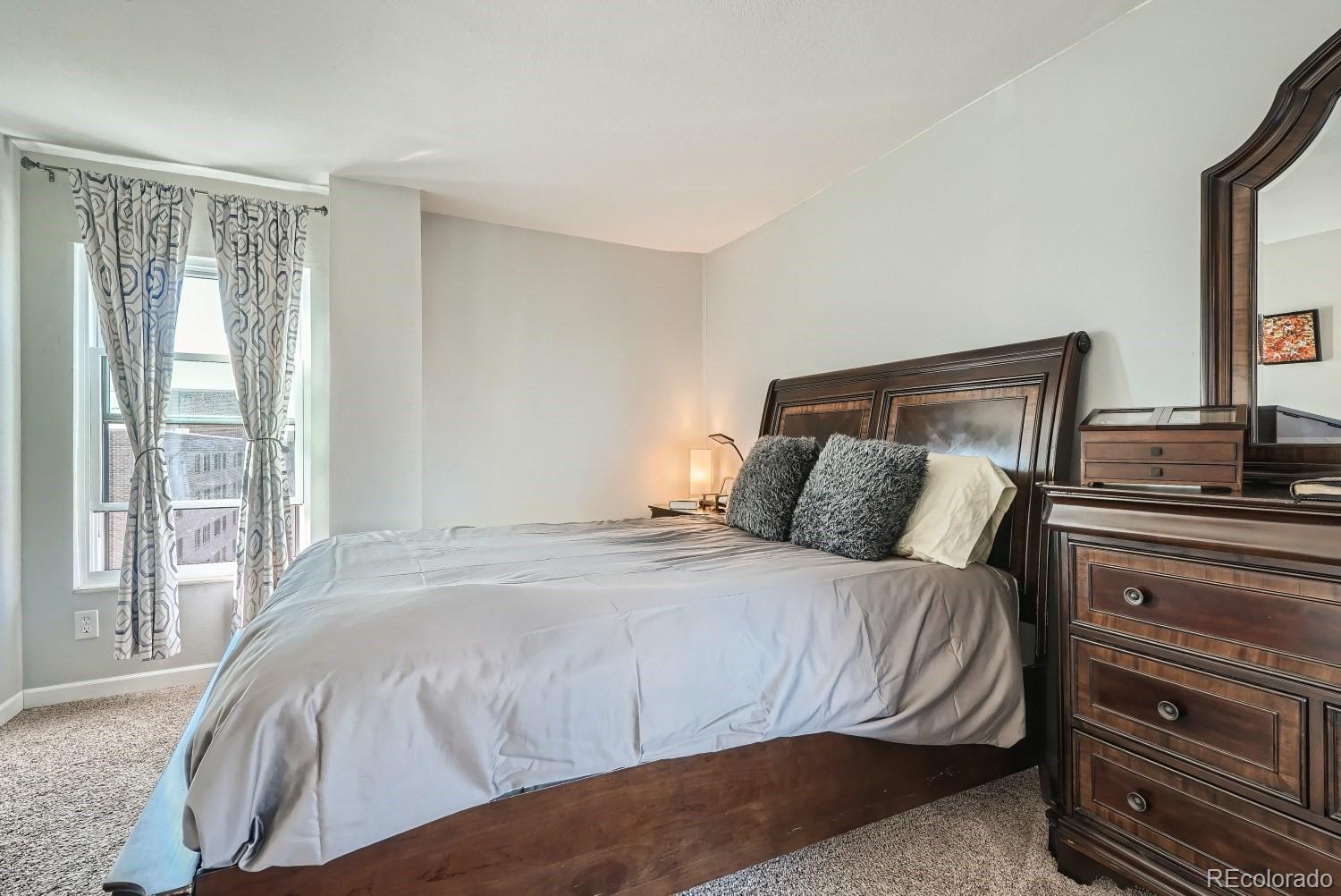 2 Adams Street Unit: 905