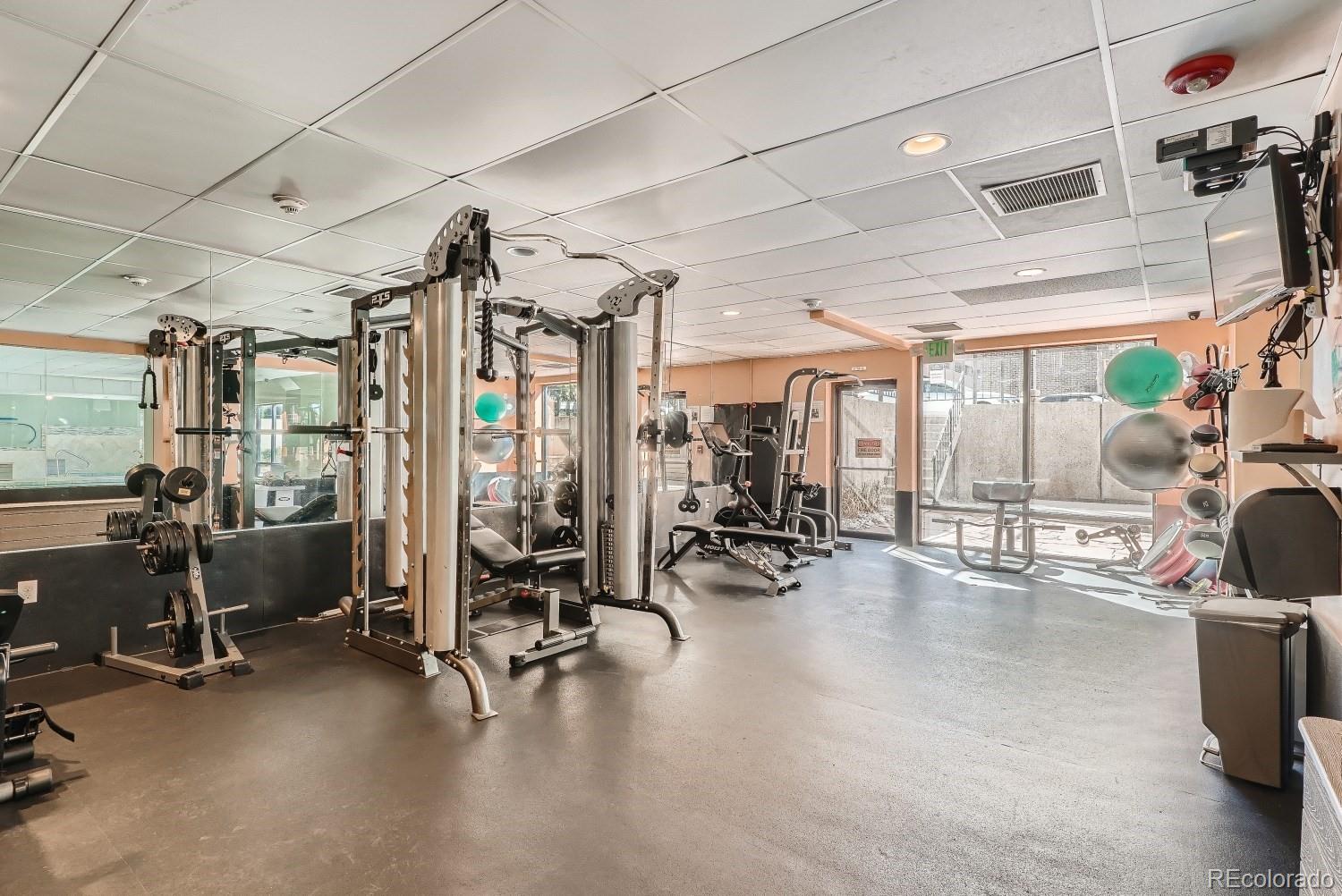 2 Adams Street Unit: 905