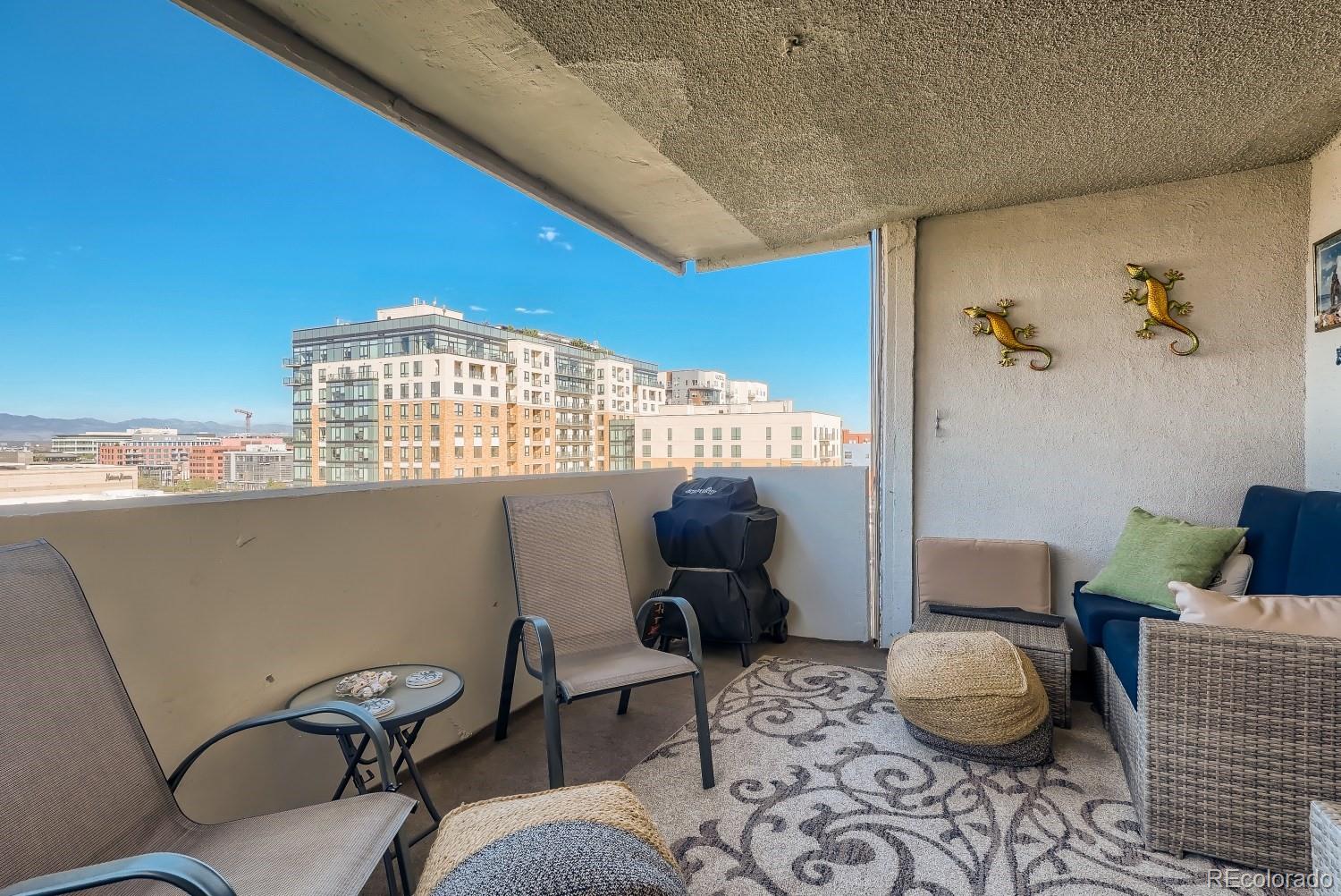2 Adams Street Unit: 905