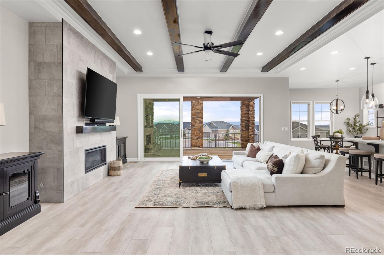 5825 Heritage Oak Drive