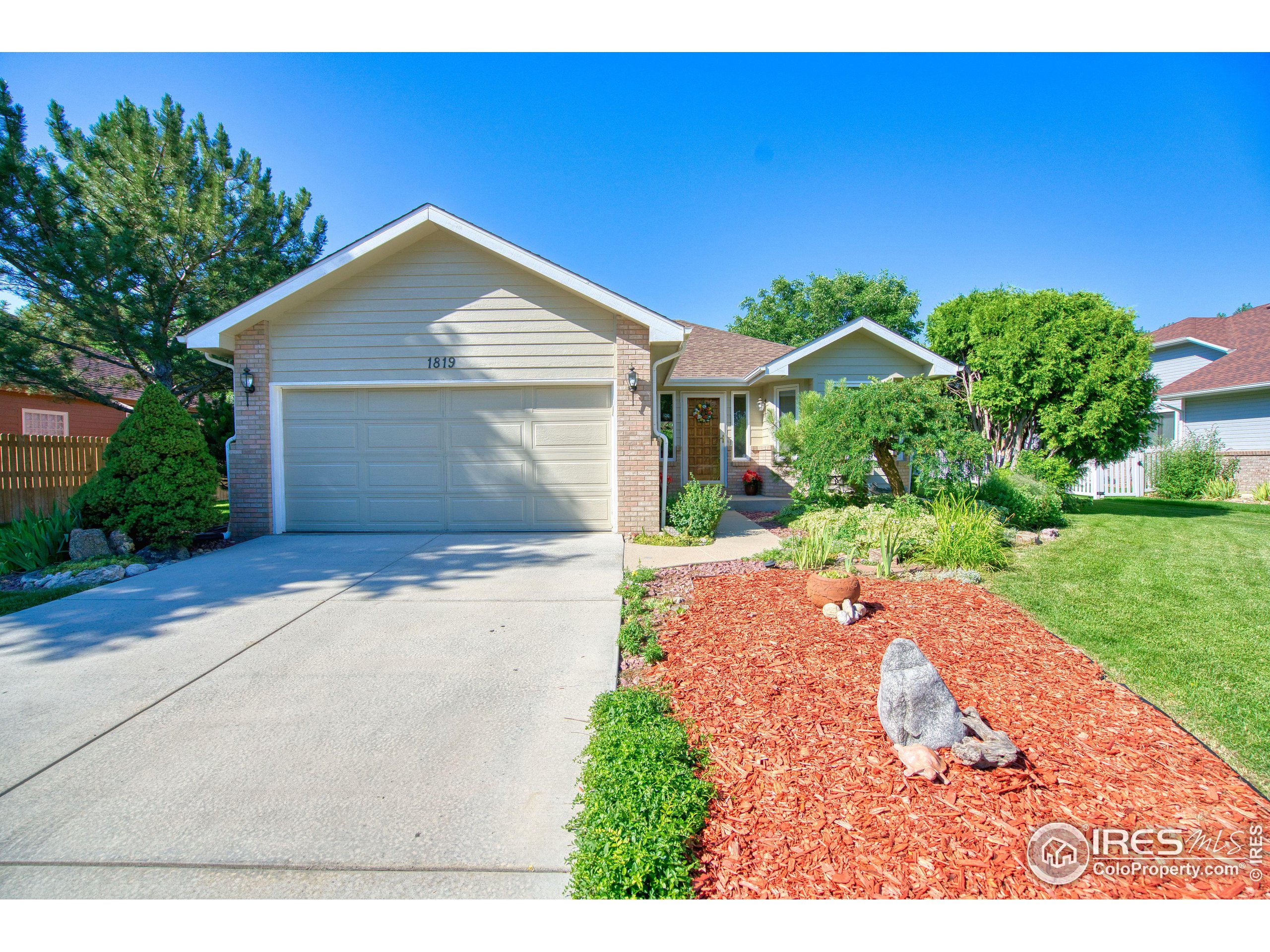 1819 Sunlight Dr