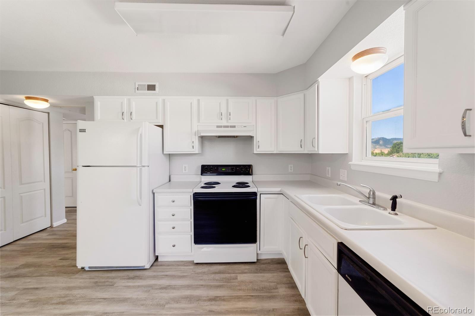 1670 S Deframe Street Unit: C1