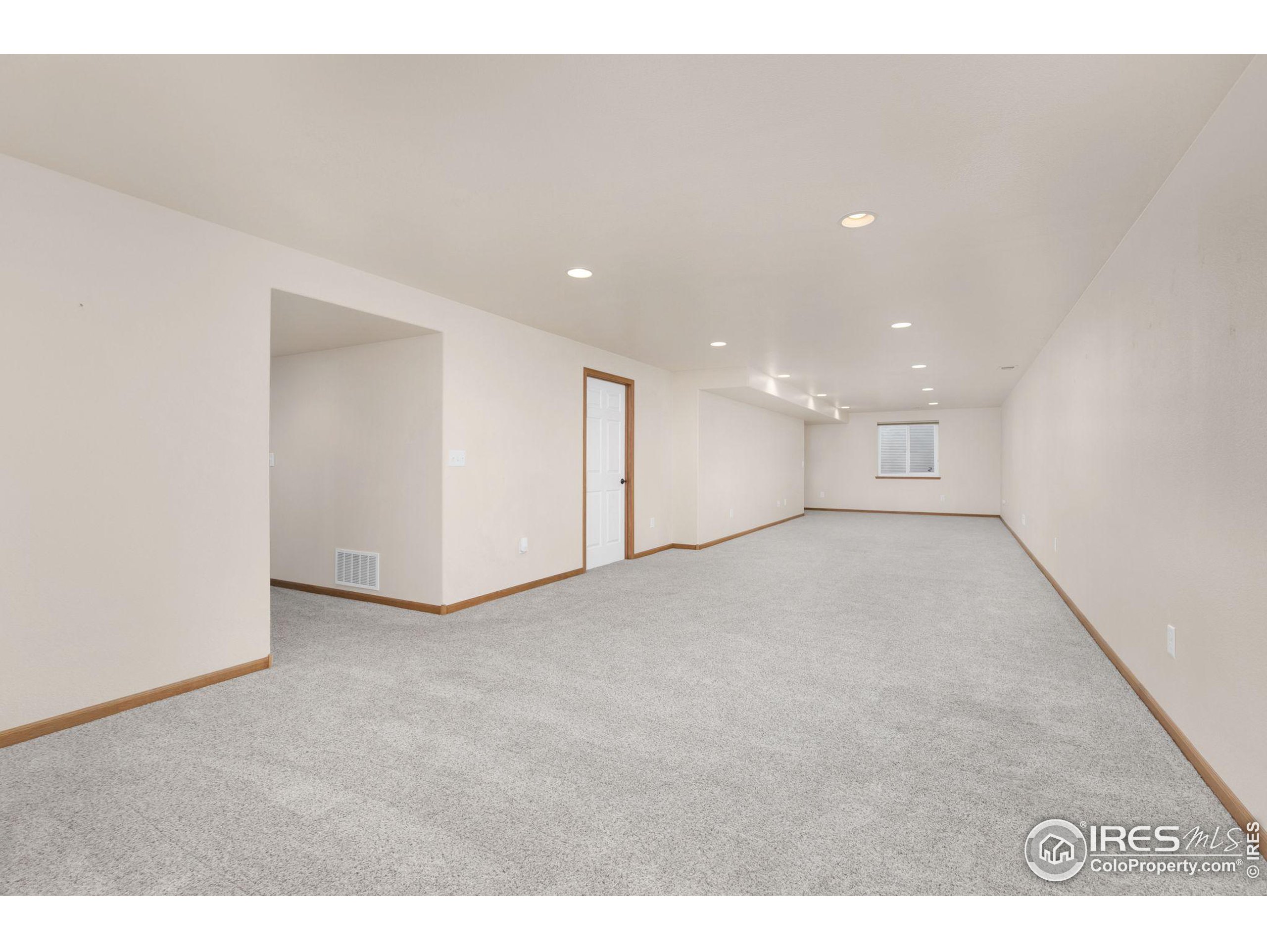 321 S Maple Ave