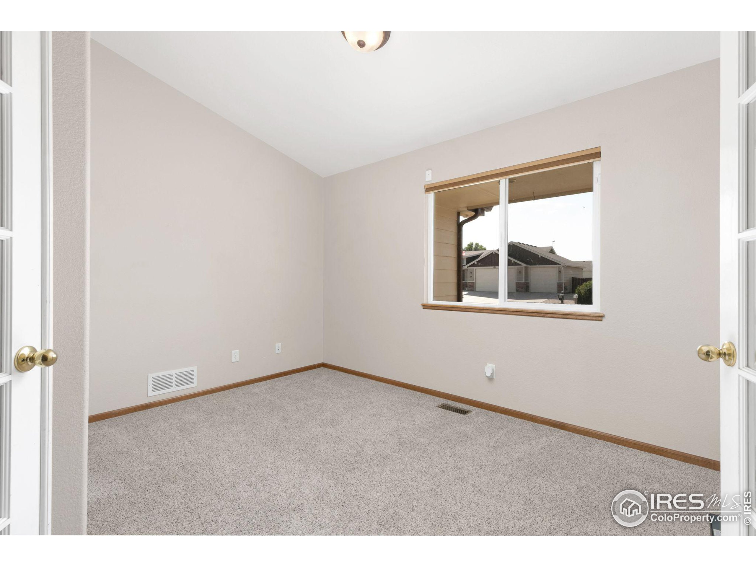 321 S Maple Ave