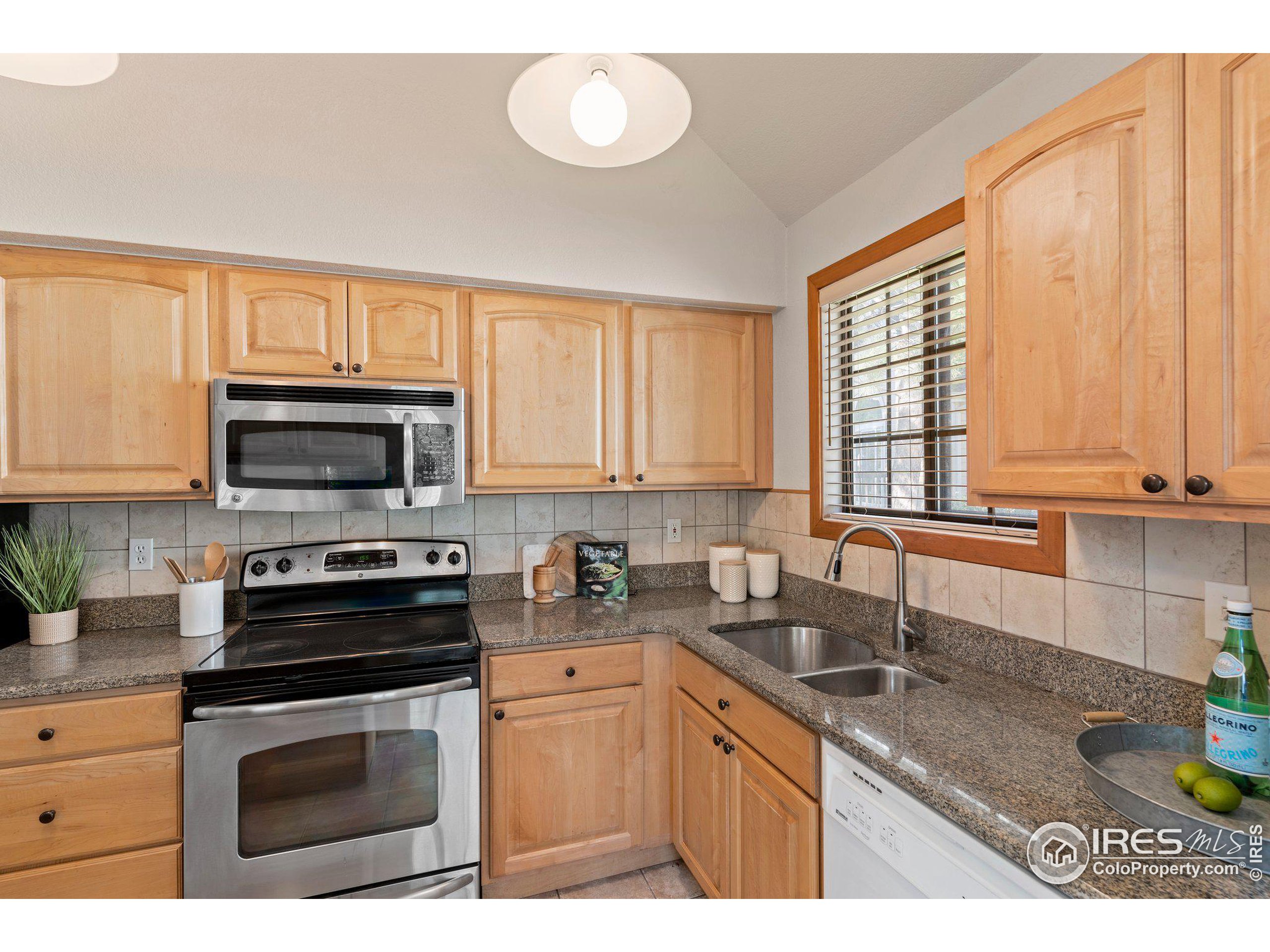 4872 Curie Ct