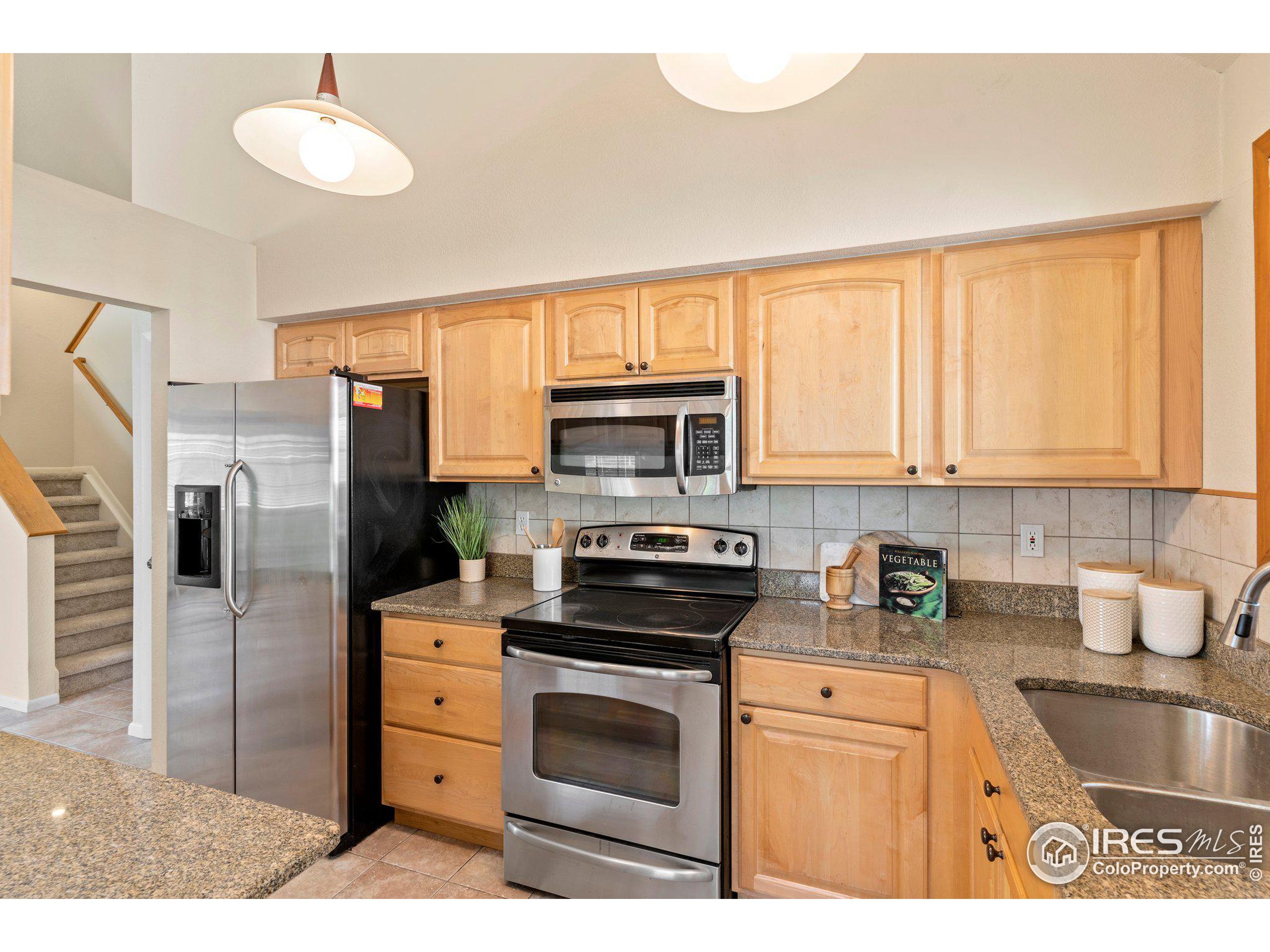 4872 Curie Ct