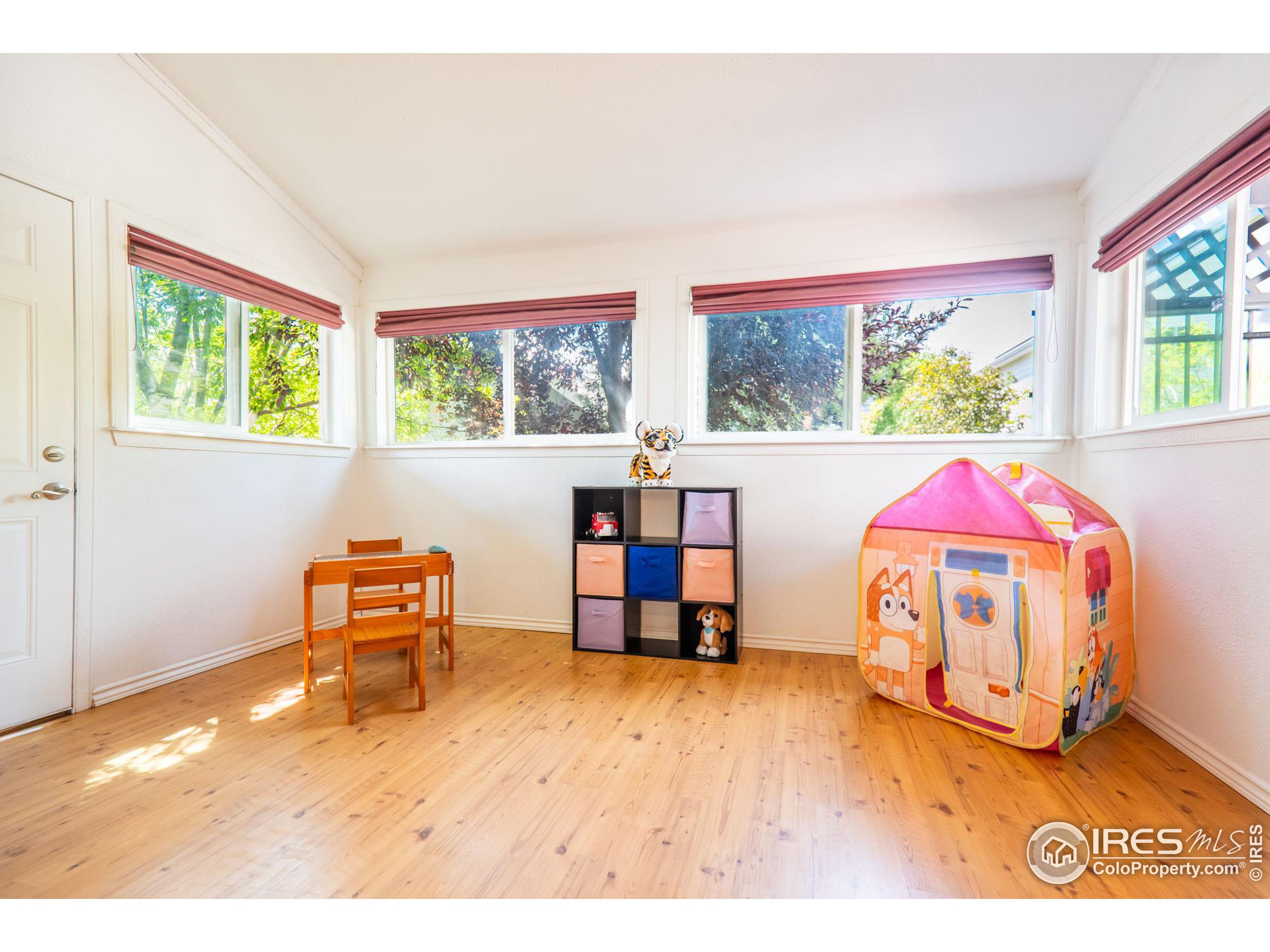 239 Maggie St