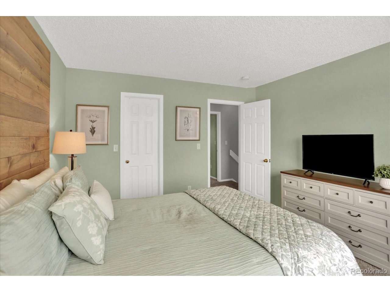 9689 Townsville Cir