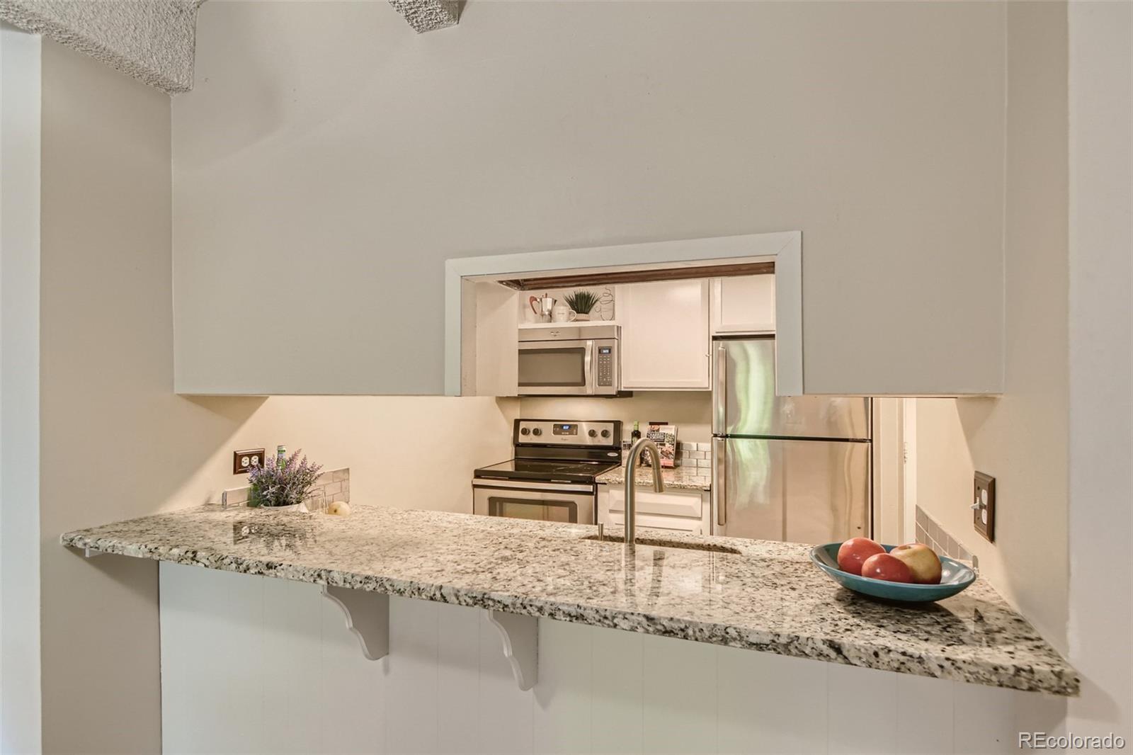 1265 Elizabeth Street Unit: 305
