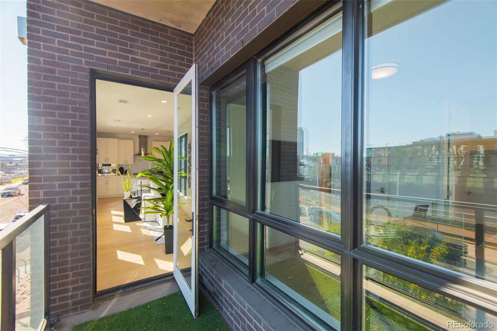 1735 Central Street Unit: 212