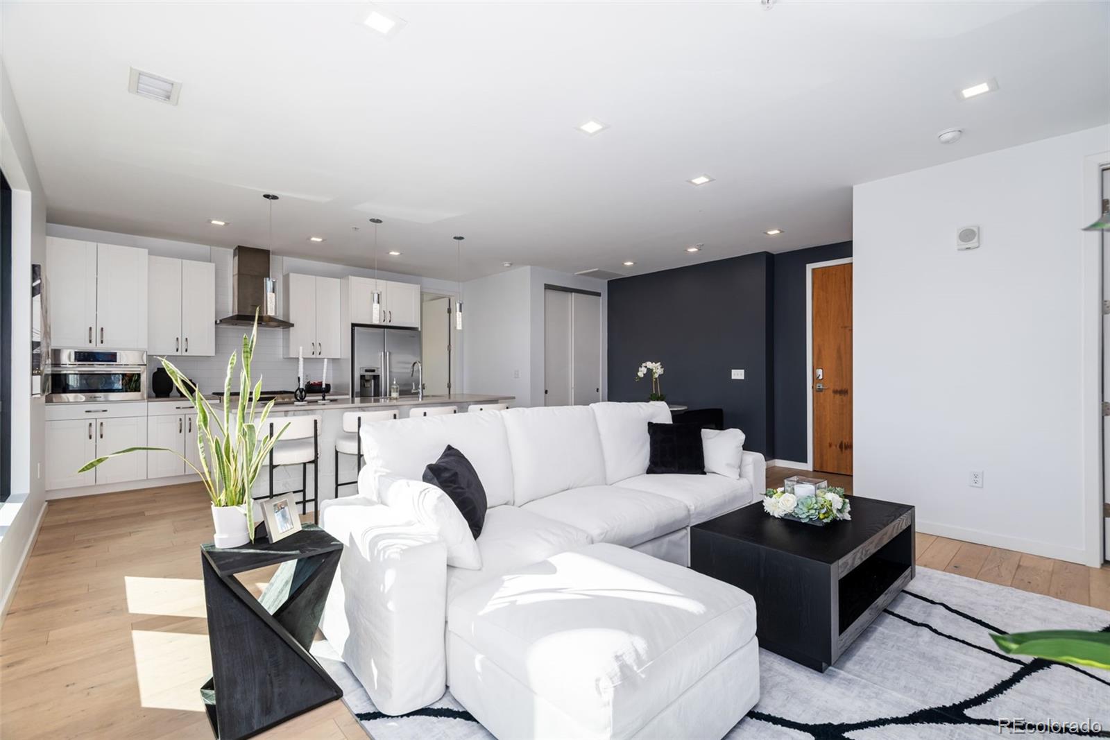 1735 Central Street Unit: 212