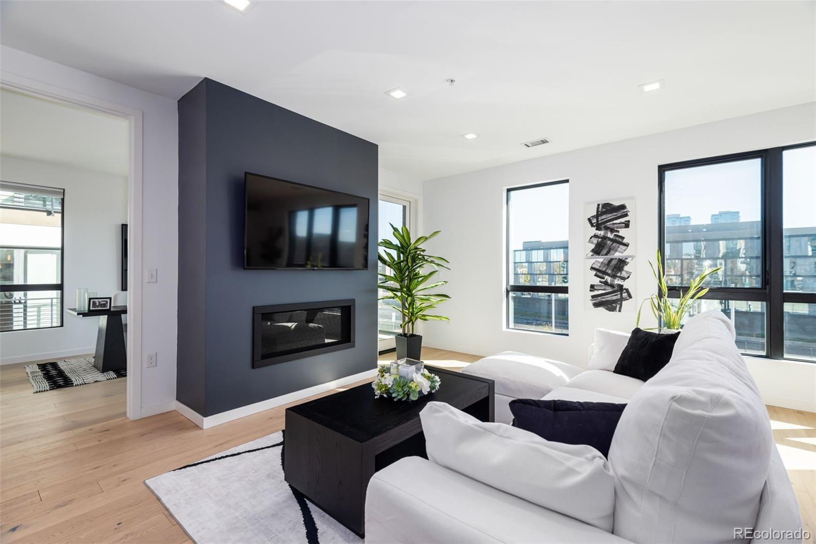 1735 Central Street Unit: 212