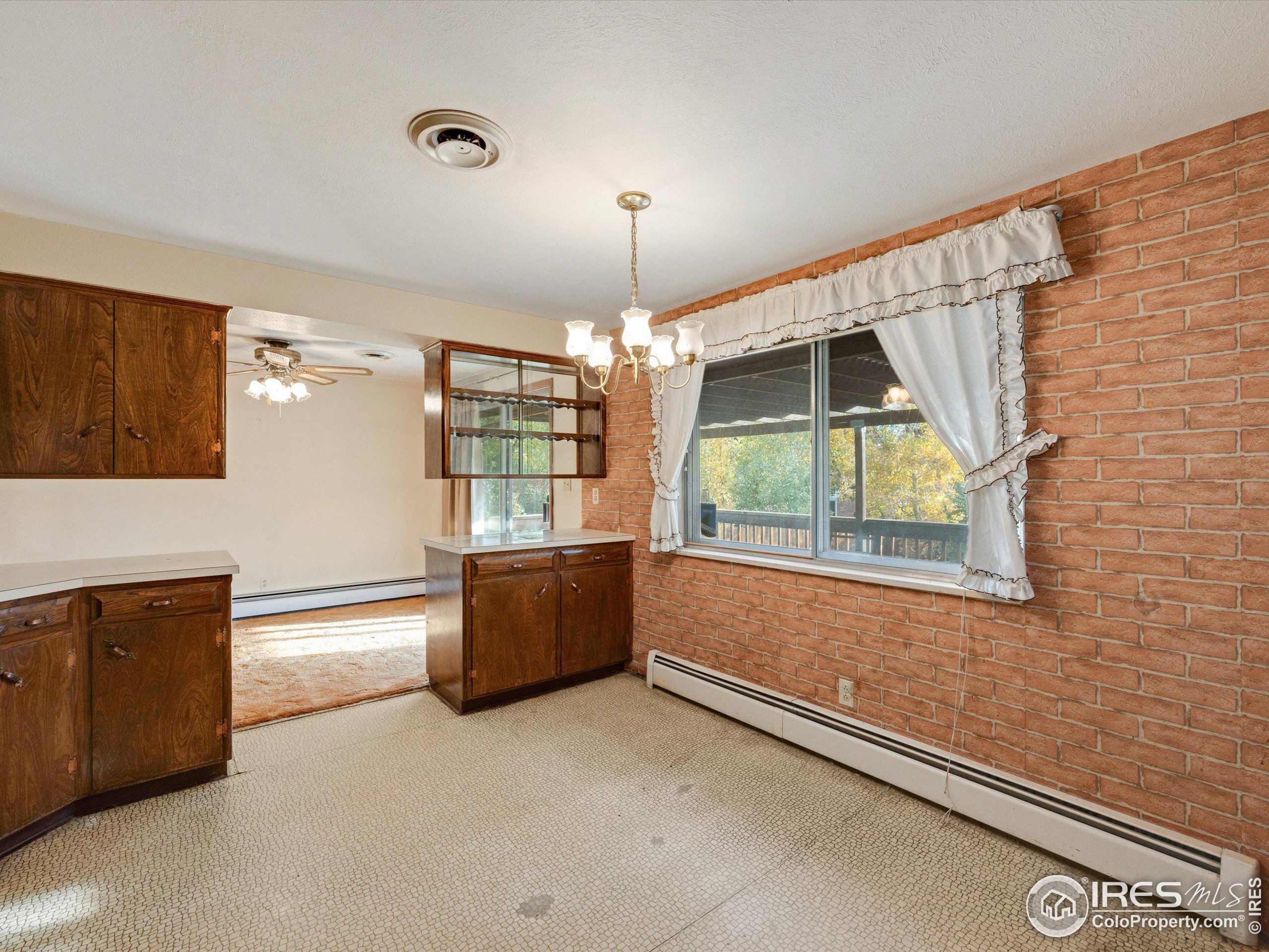 1525 Northwestern Rd