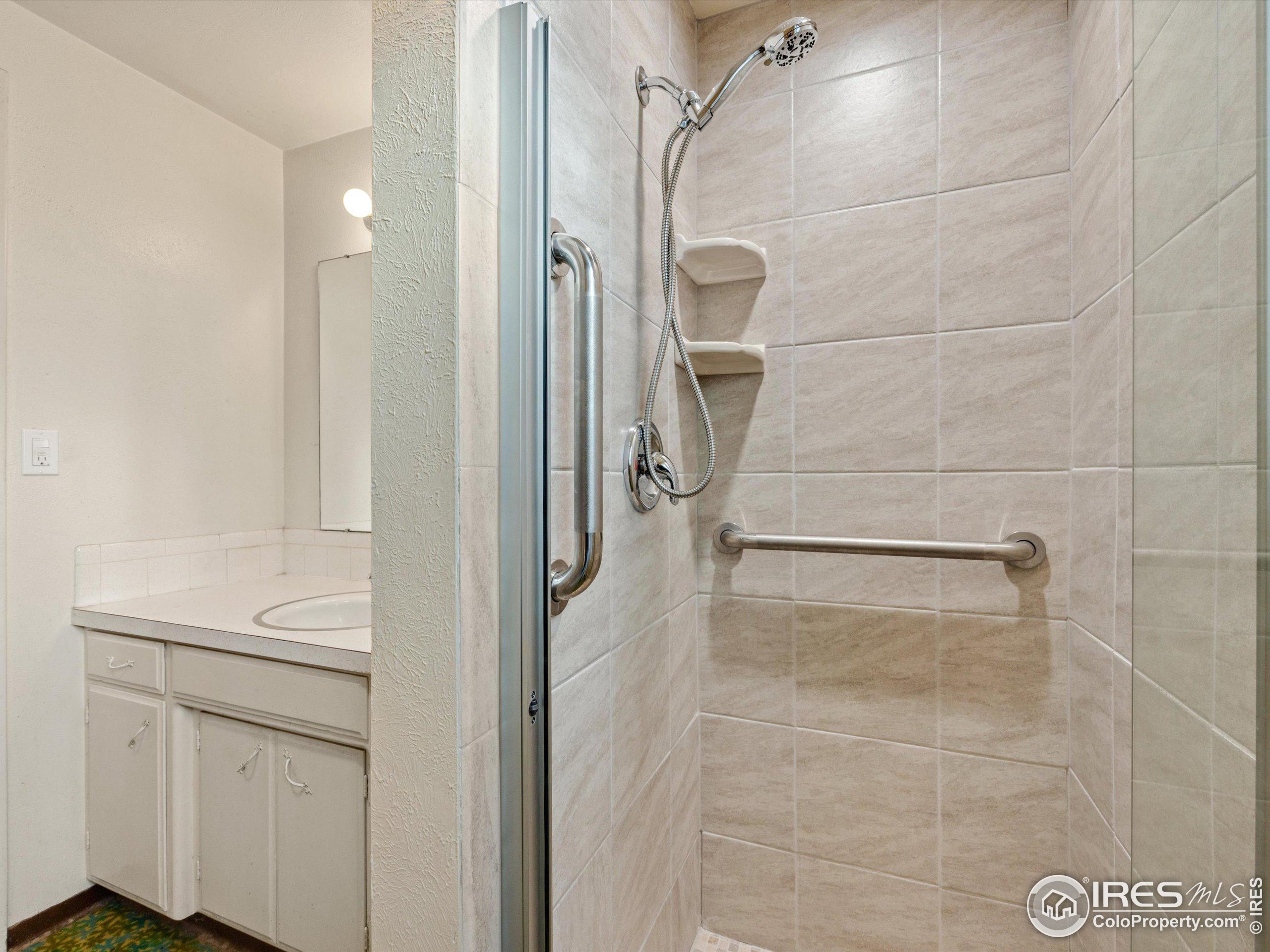 1525 Northwestern Rd