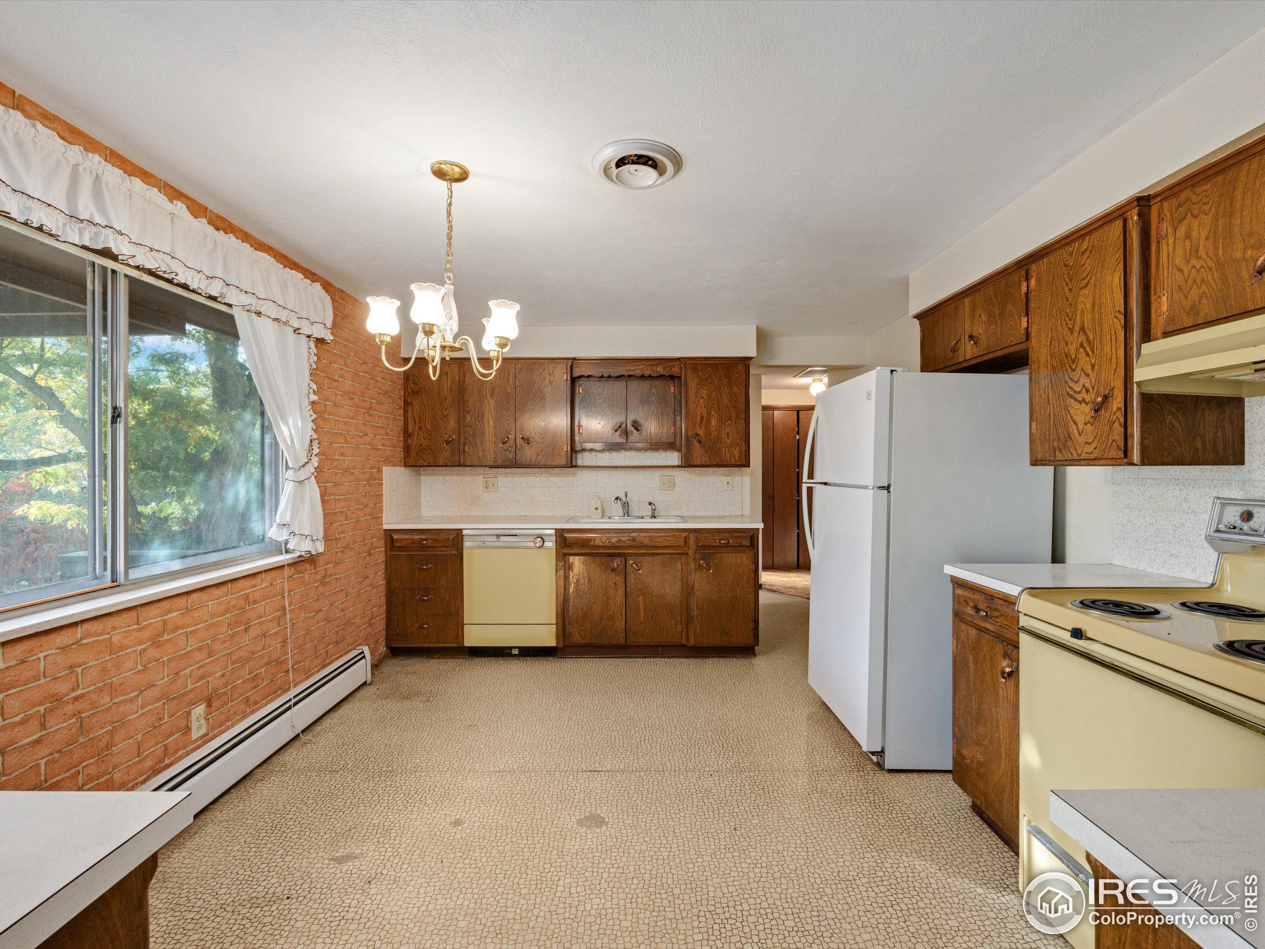 1525 Northwestern Rd