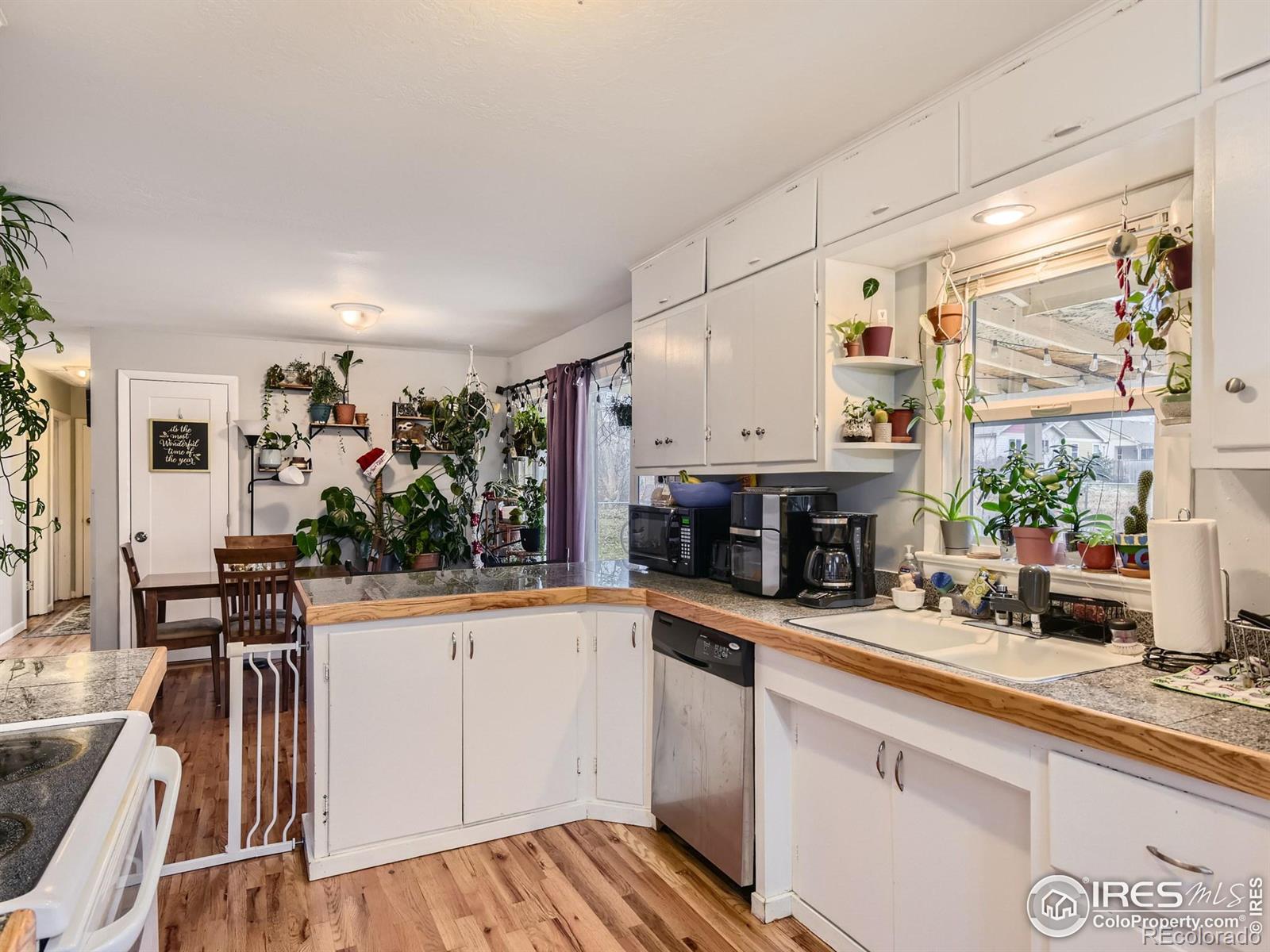 517 Crestmore Place
