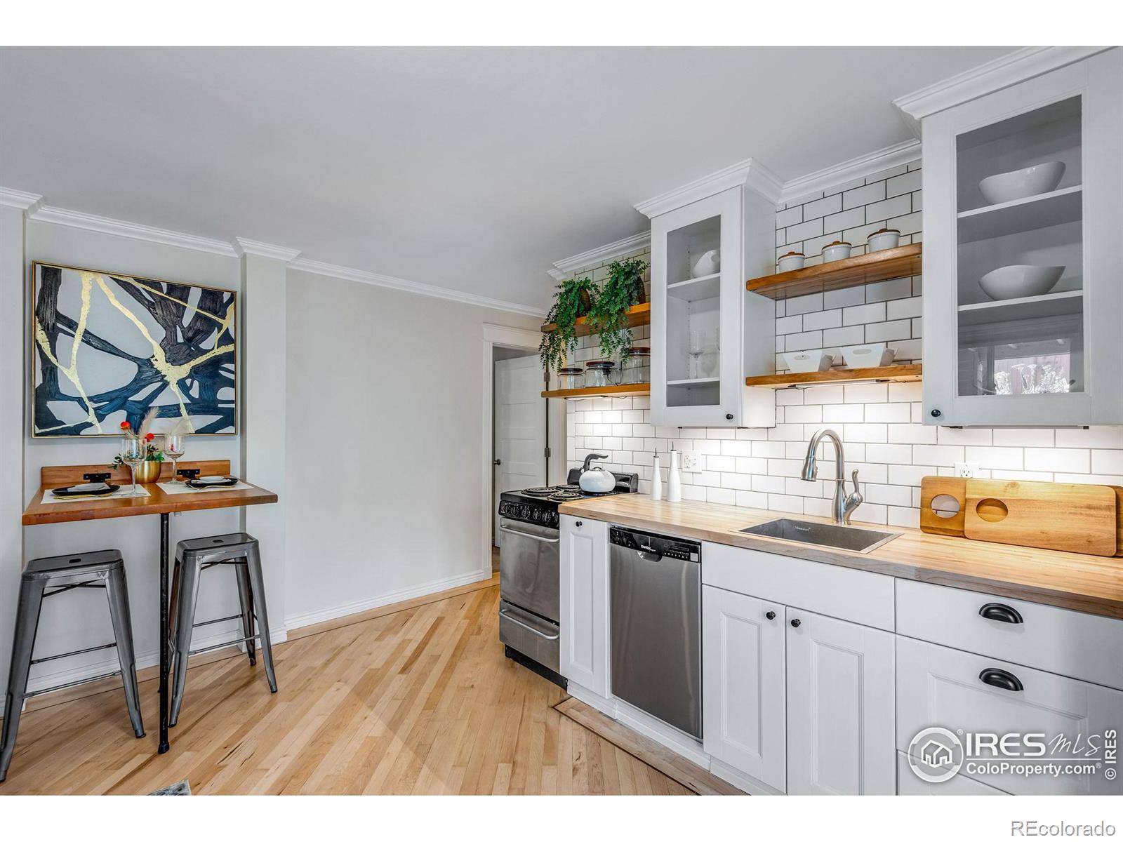 2420 9th Street Unit: 16