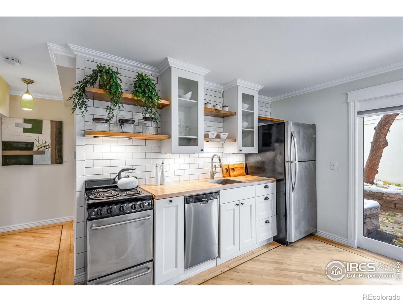 2420 9th Street Unit: 16