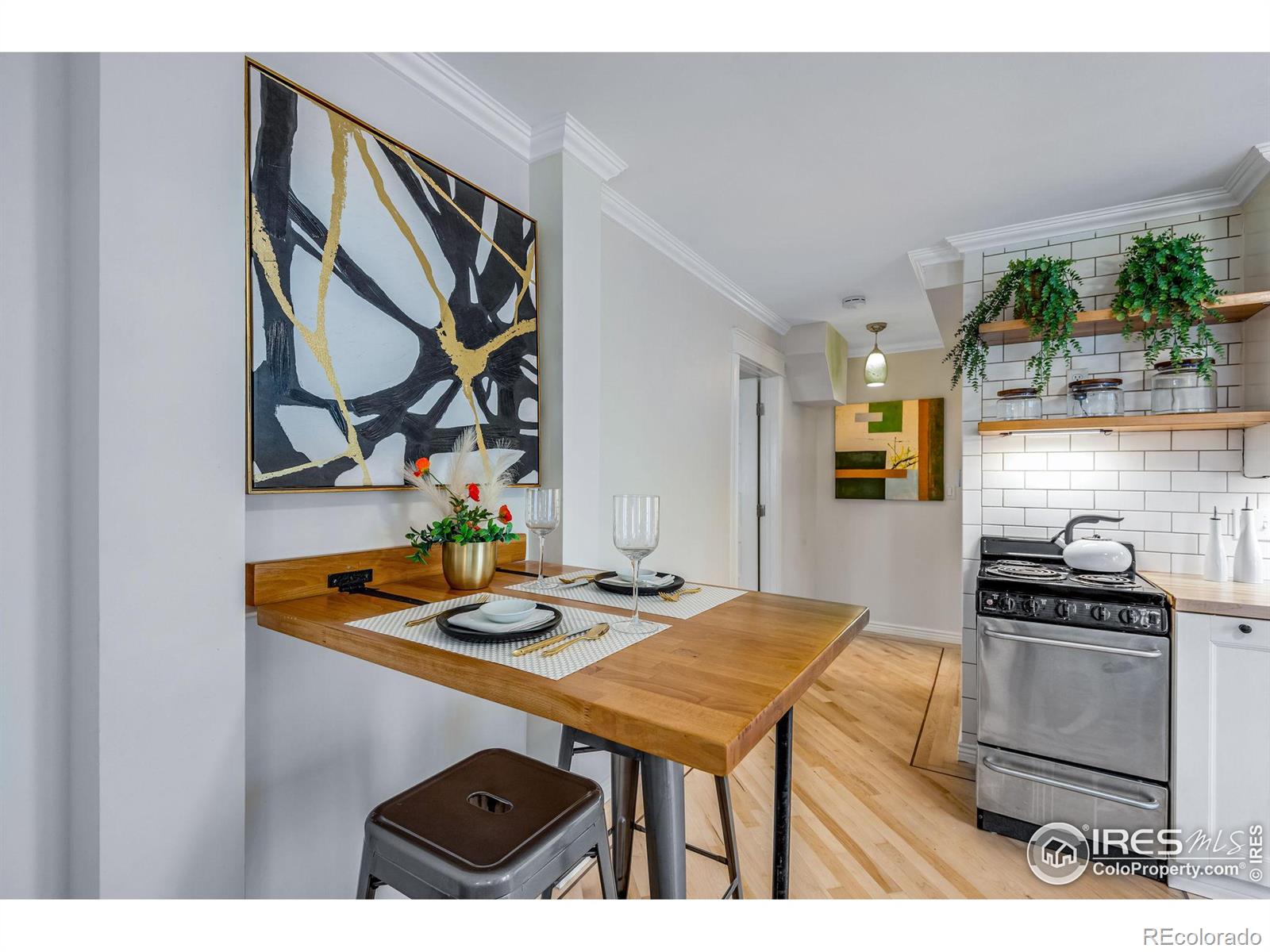 2420 9th Street Unit: 16