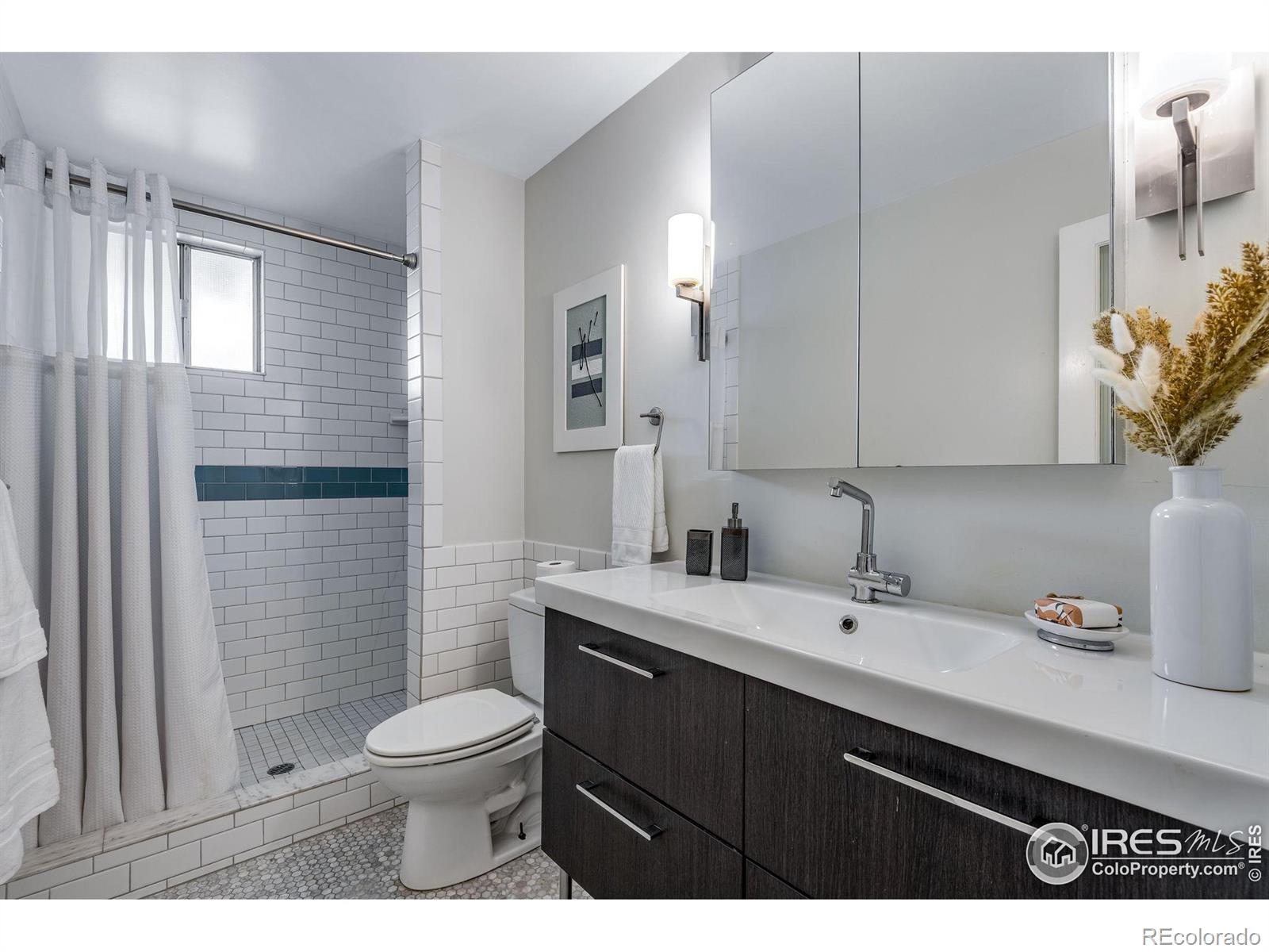 2420 9th Street Unit: 16