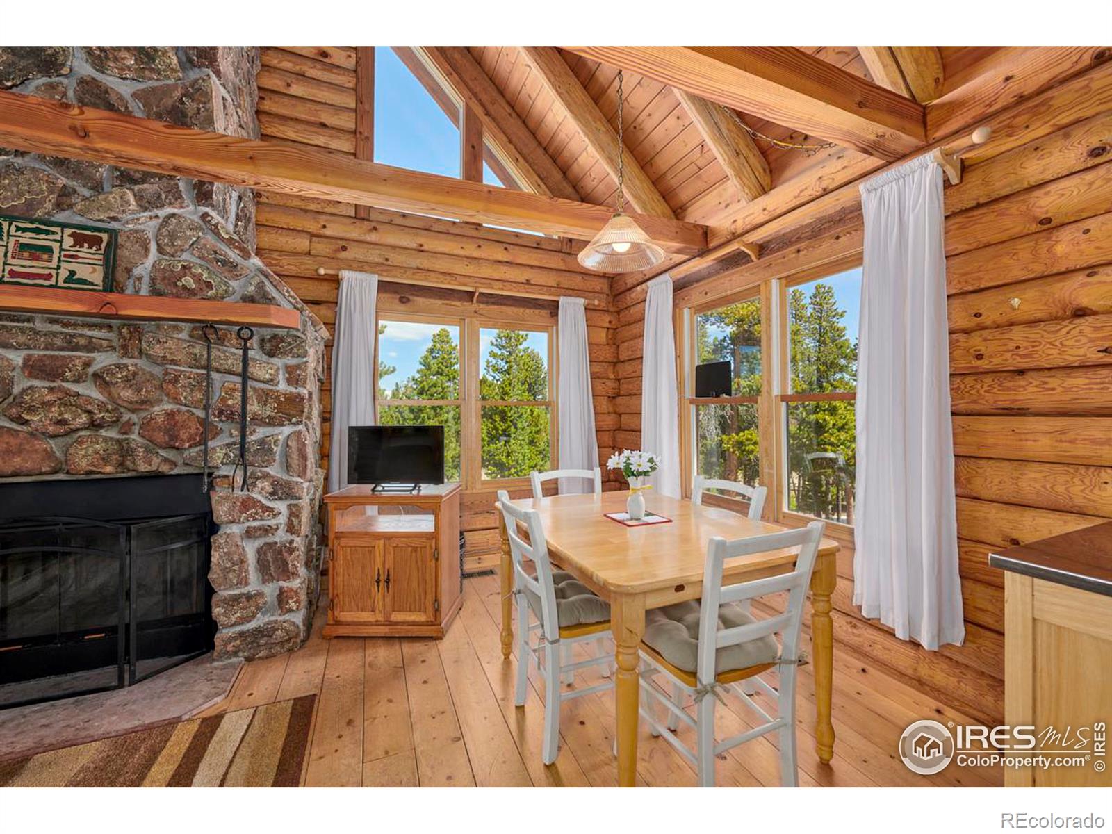 1182 Wedgwood Road