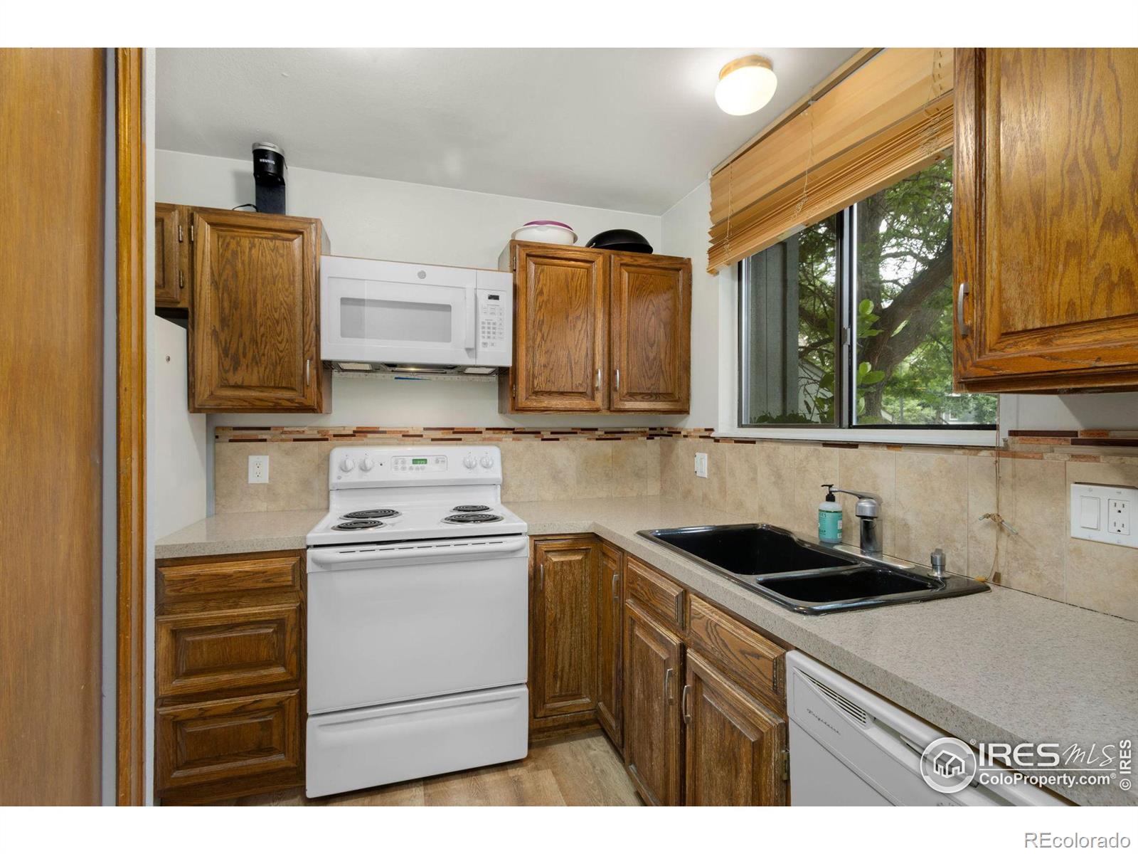 1610 Westbridge Drive Unit: 17