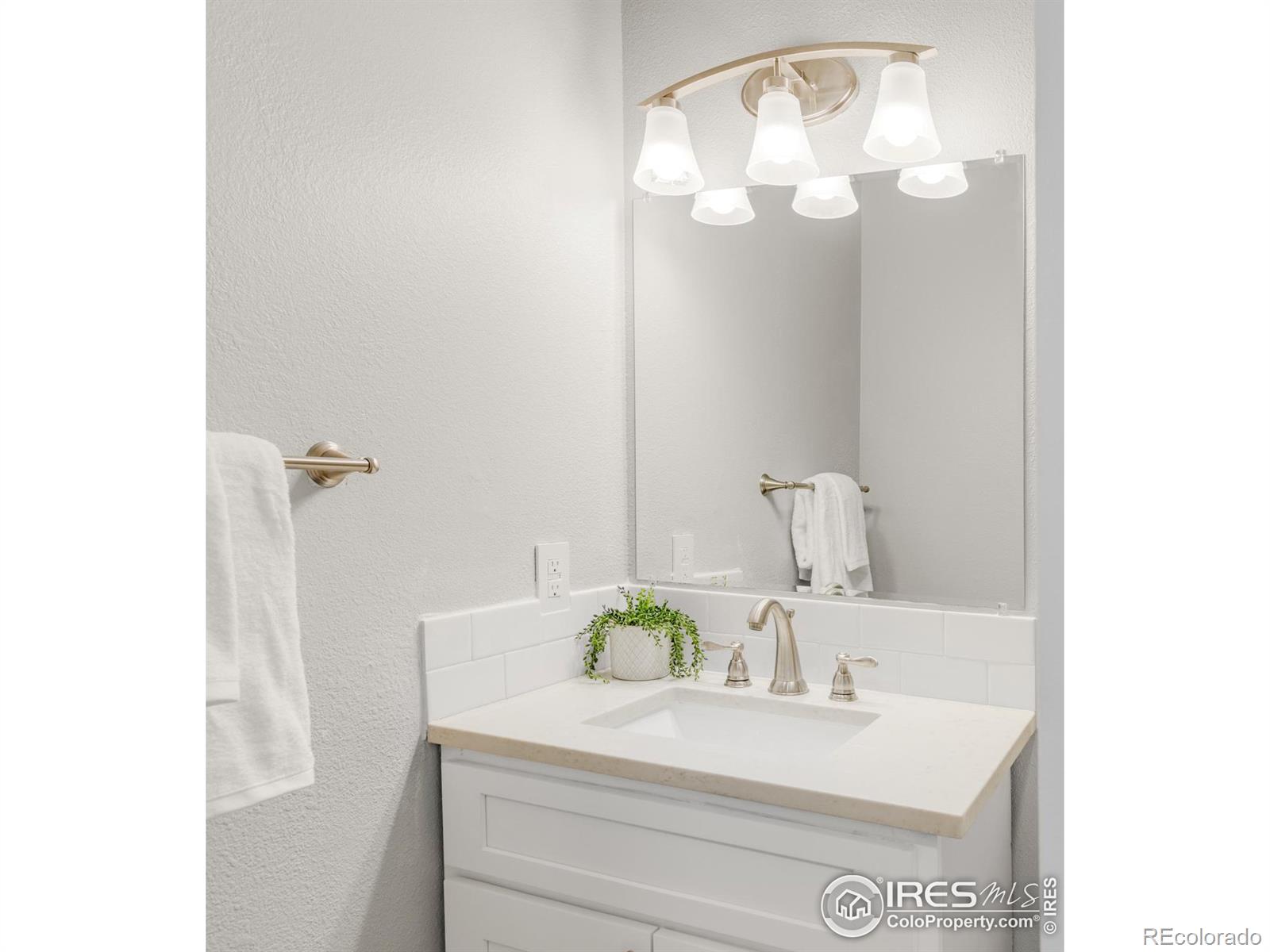 3870 Broadway Street Unit: 12