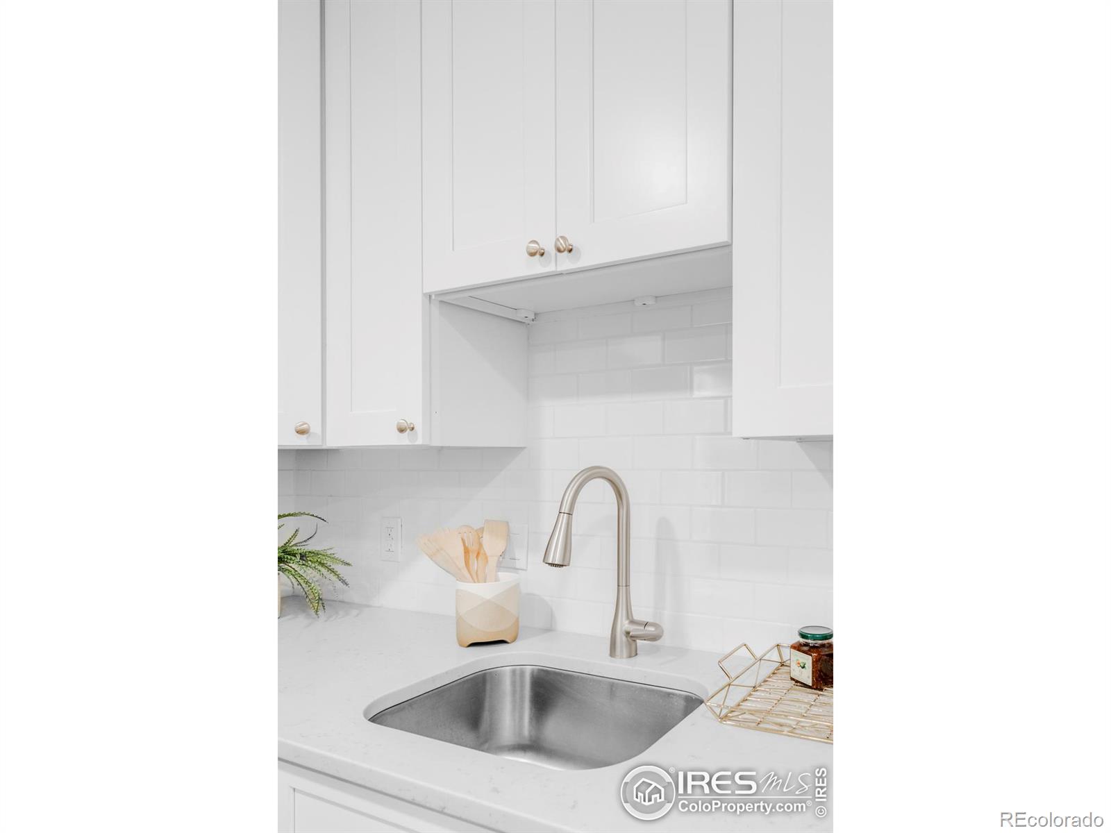 3870 Broadway Street Unit: 12