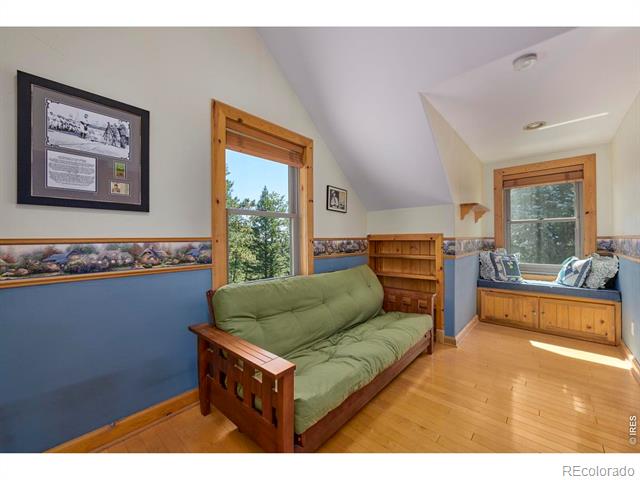 323 Spruce Way