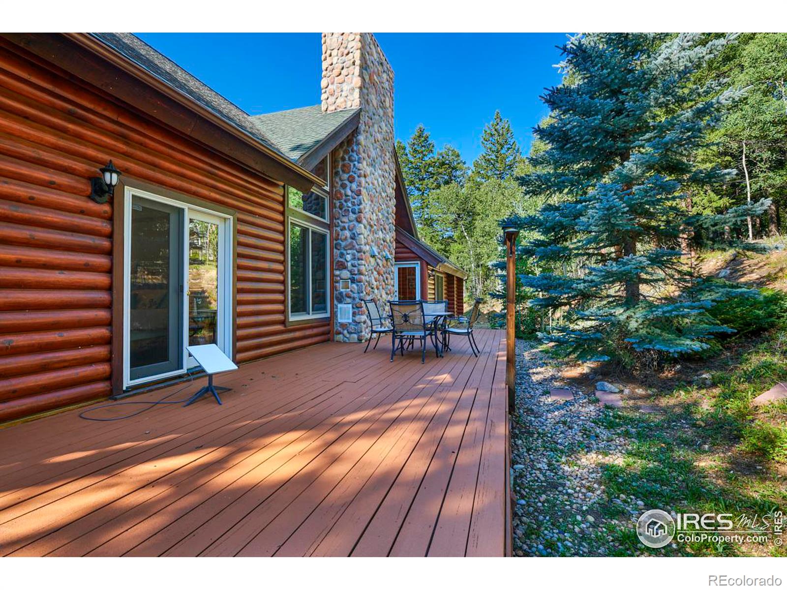 323 Spruce Way
