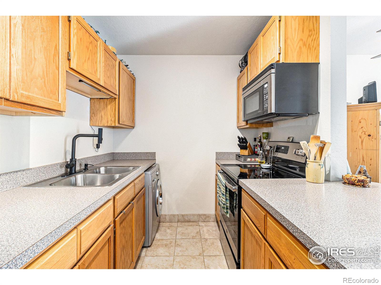 225 E 8th Avenue Unit: F-4