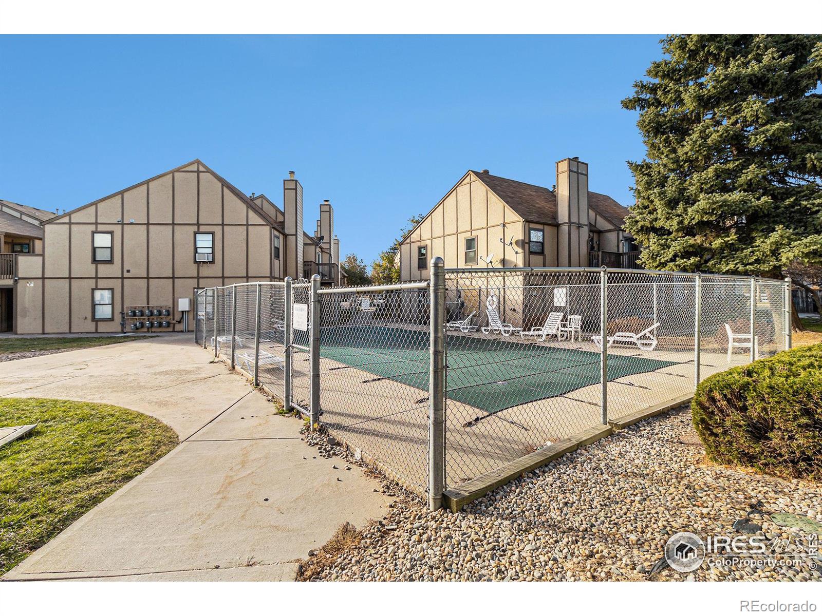 225 E 8th Avenue Unit: F-4