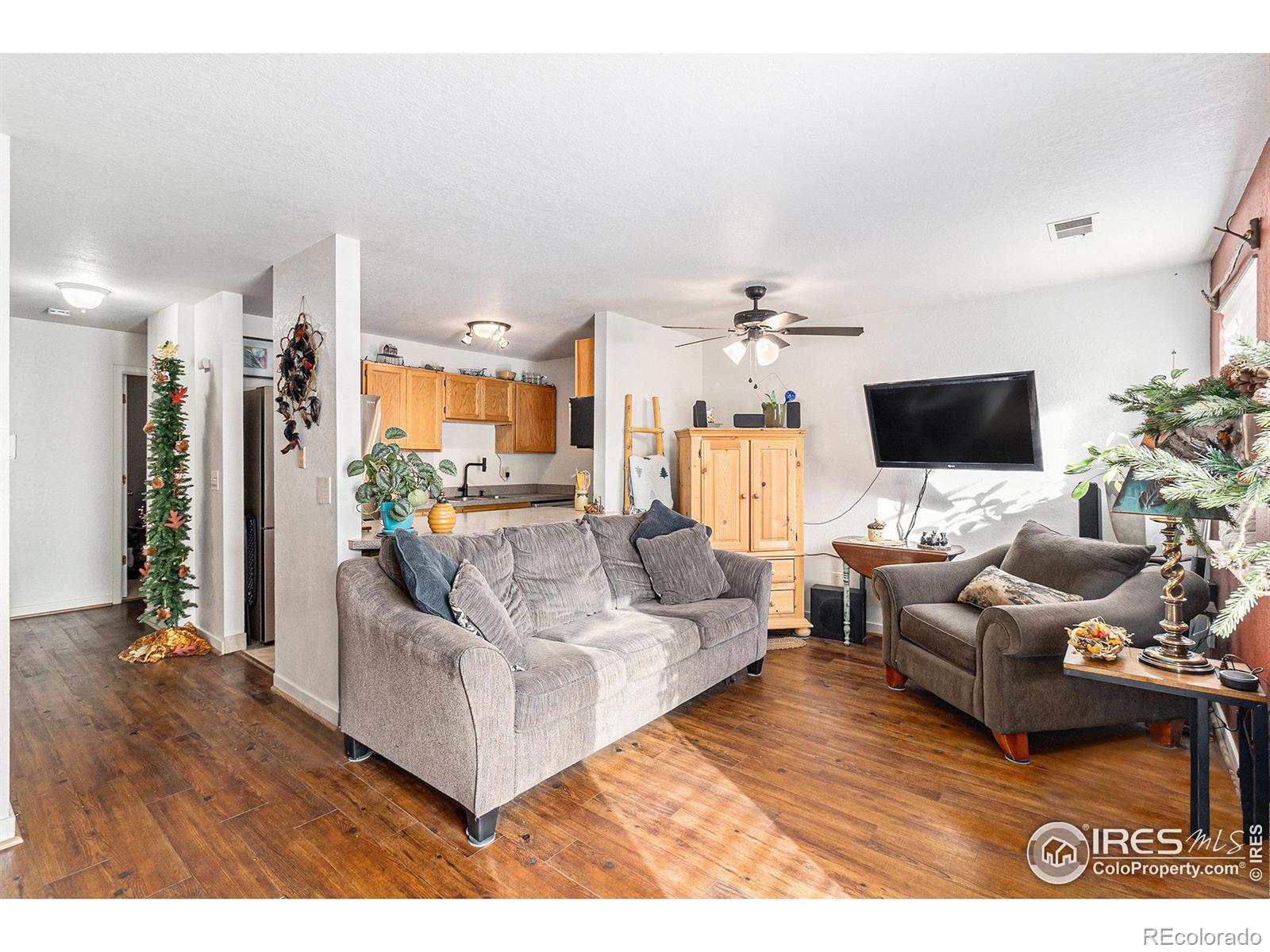 225 E 8th Avenue Unit: F-4