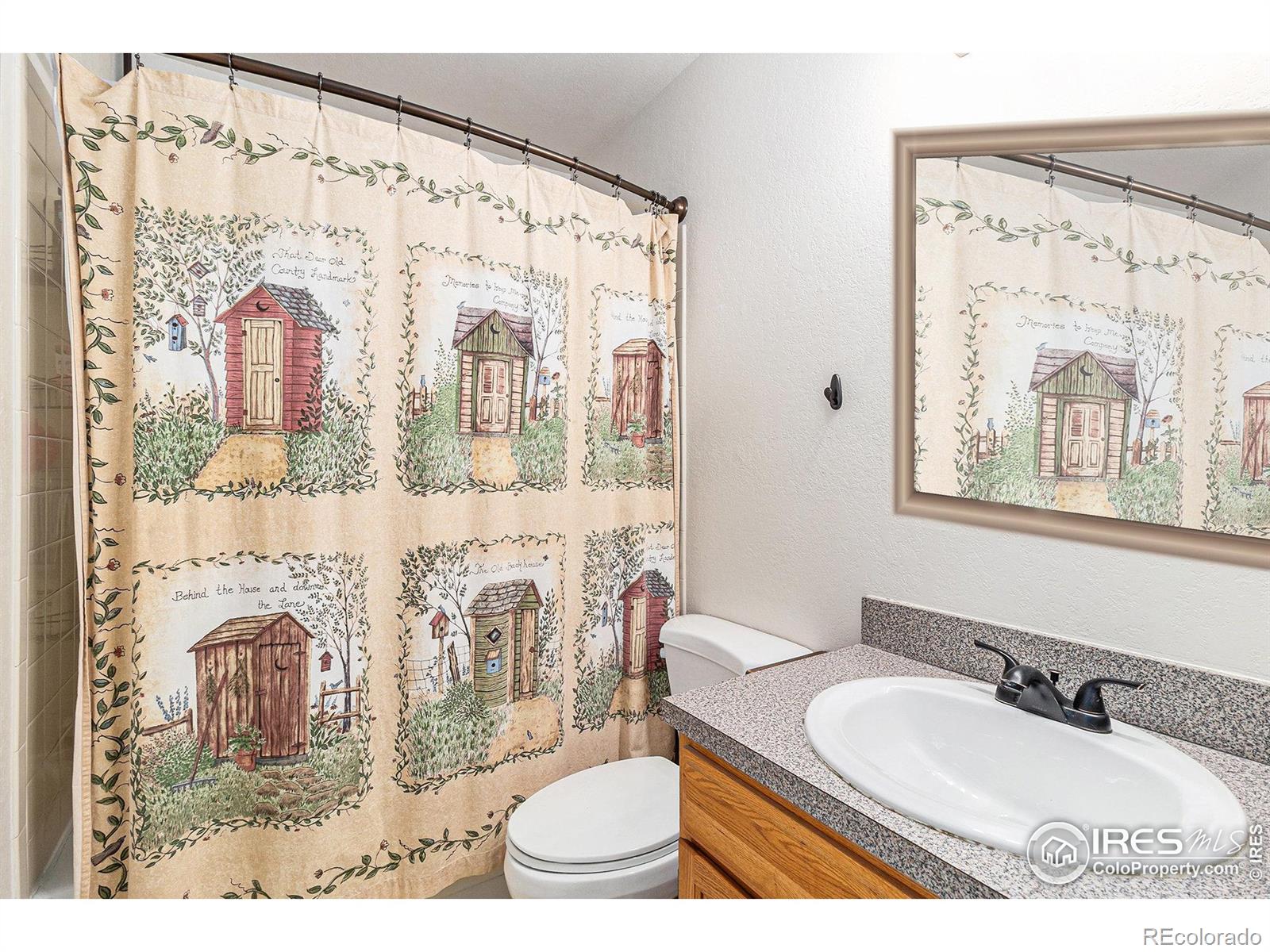 225 E 8th Avenue Unit: F-4