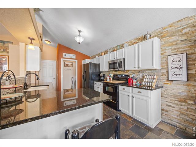 2450 Ashland Lane